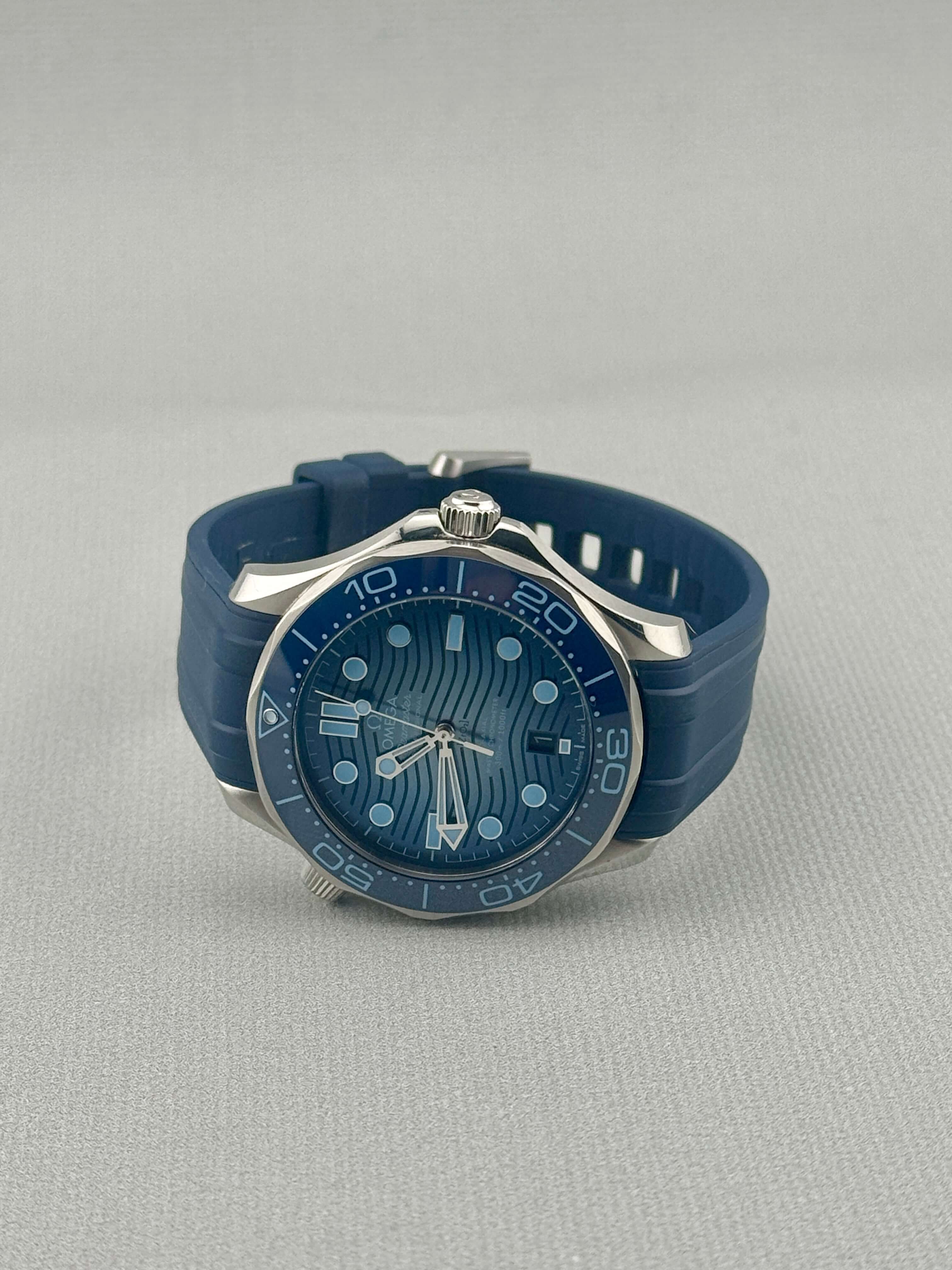 2023 Omega Seamaster 300 Summer Blue 42mm Full Set PX/Finance