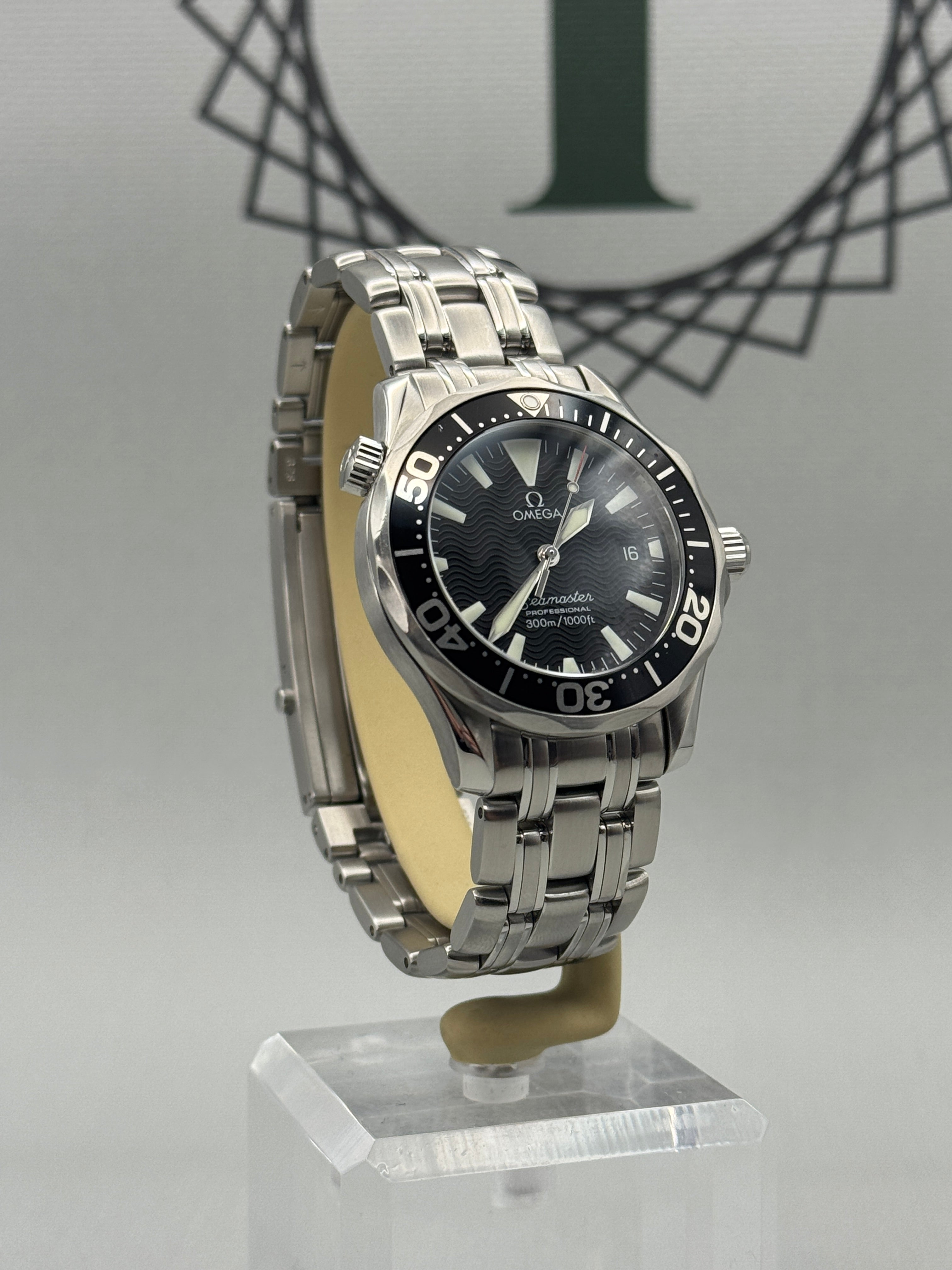 Omega Seamaster 300m 2262.50 36mm Serviced Quartz Full Set PX Welcome