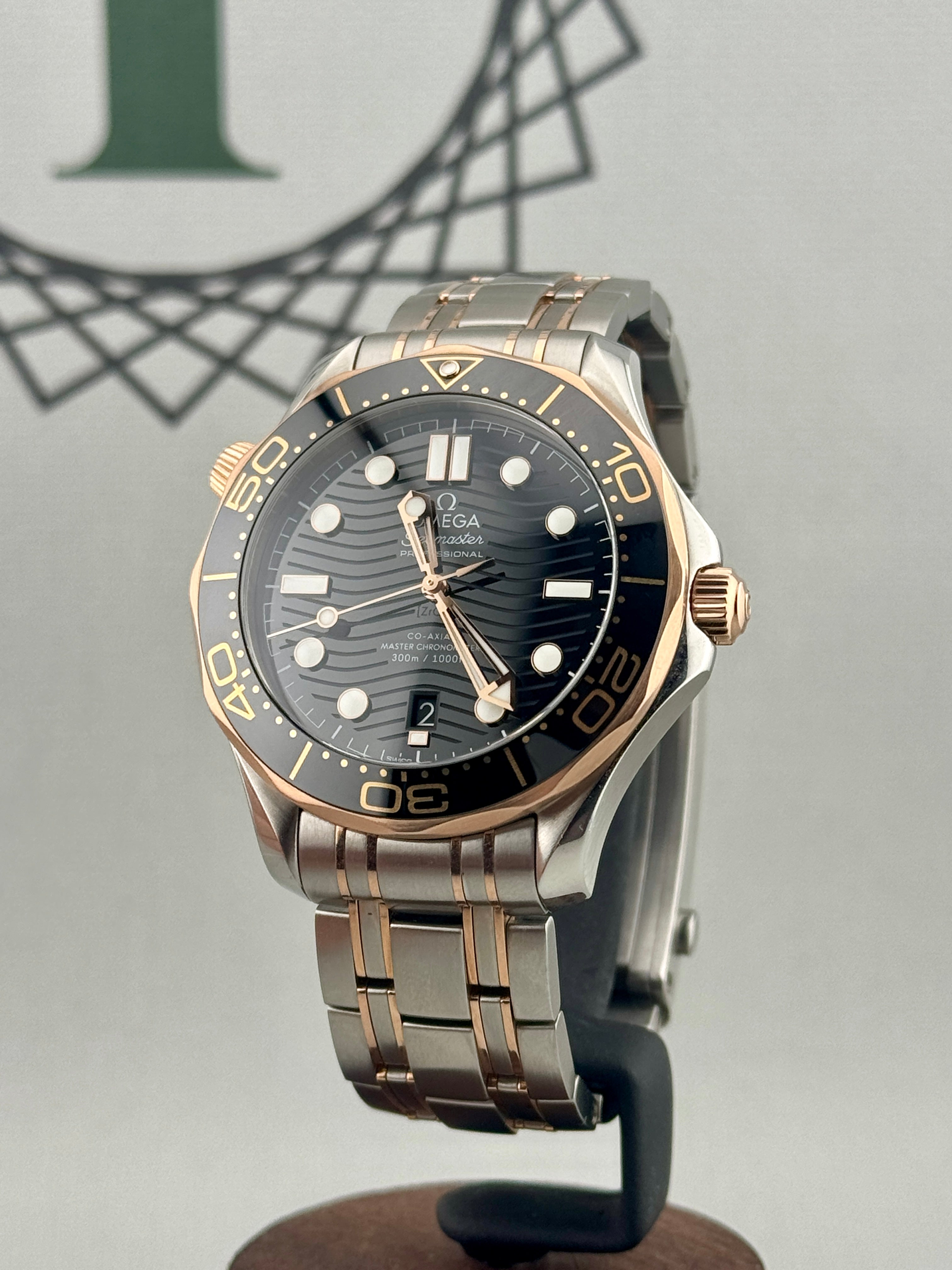 2022 Omega SeaMaster 300m 42mm Steel & 18k Sedna Gold Auto Full Set PX Poss