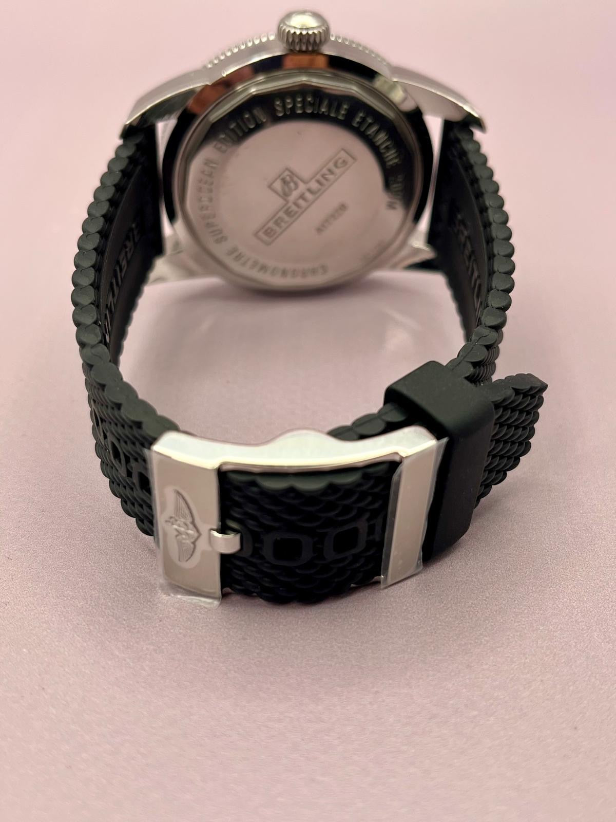 Breitling Superocean Men's Black Watch Automatic - A17320 - 44m - Full Set