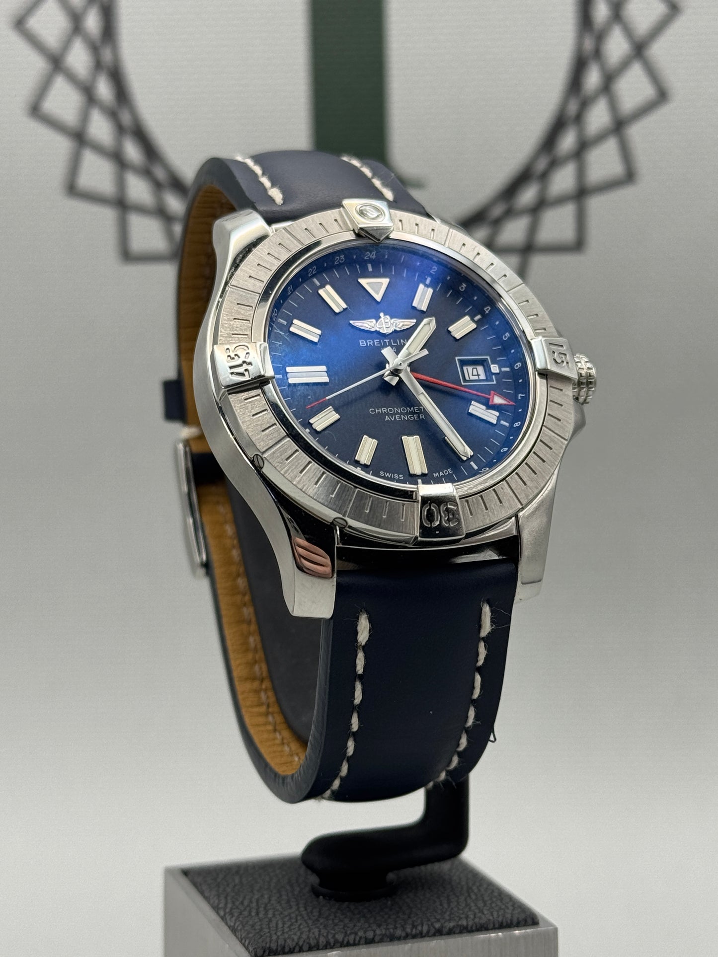 2020 Breitling Avenger GMT 45  A32395  Full Set + Extra Strap  Px Welcome