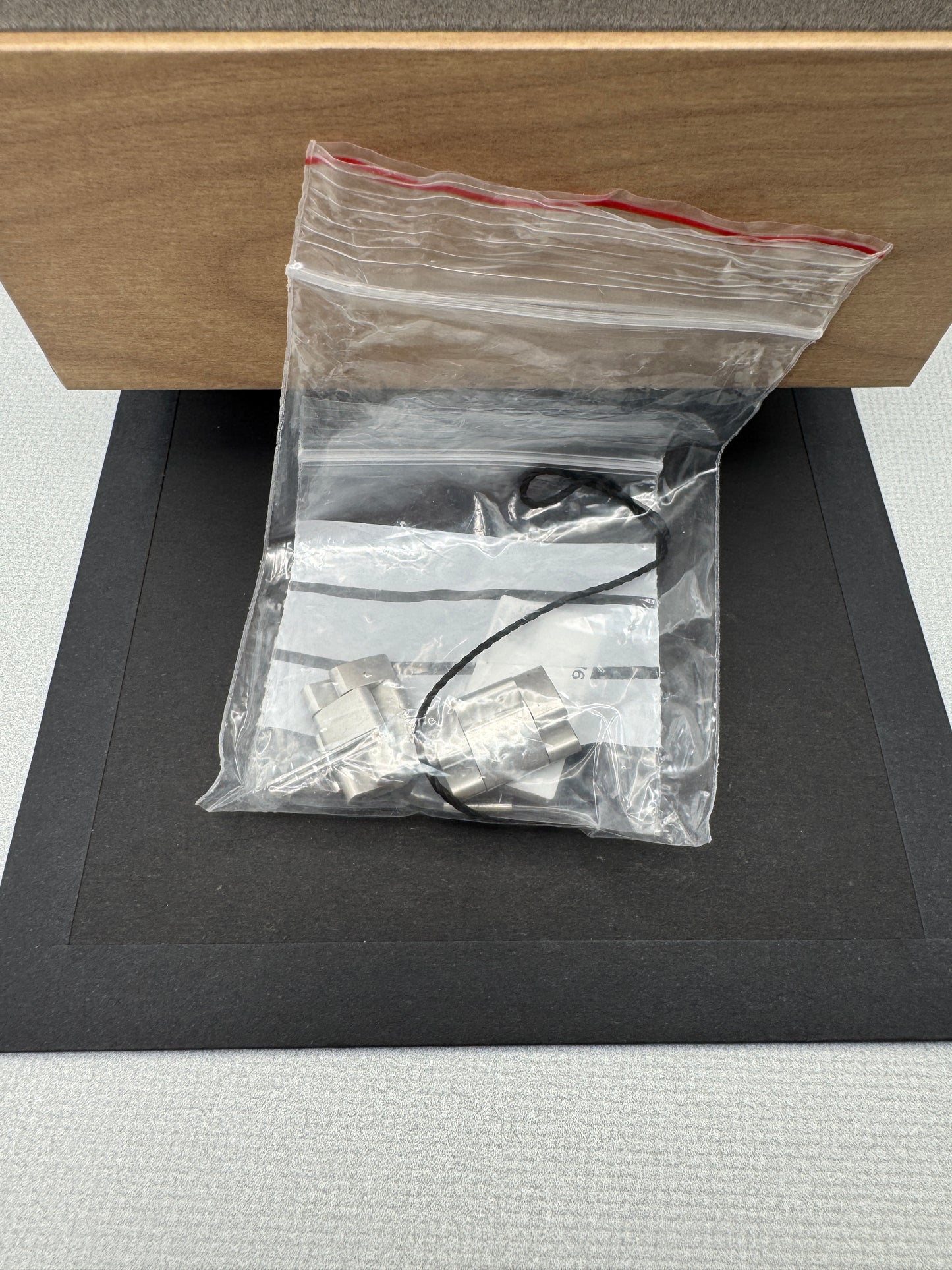 2025 Hamilton Khaki Field Power Reserve Men's Watch - H69509110 - 40mm