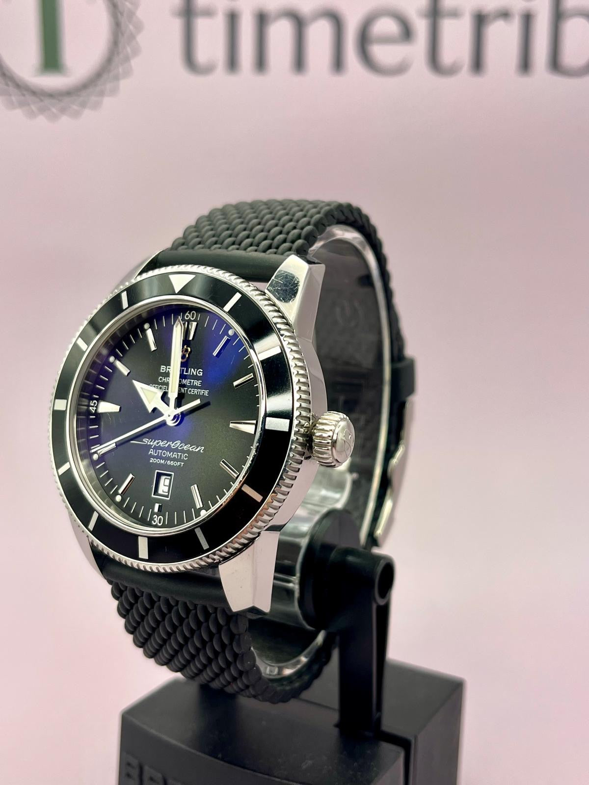 Breitling Superocean Men's Black Watch Automatic - A17320 - 44m - Full Set