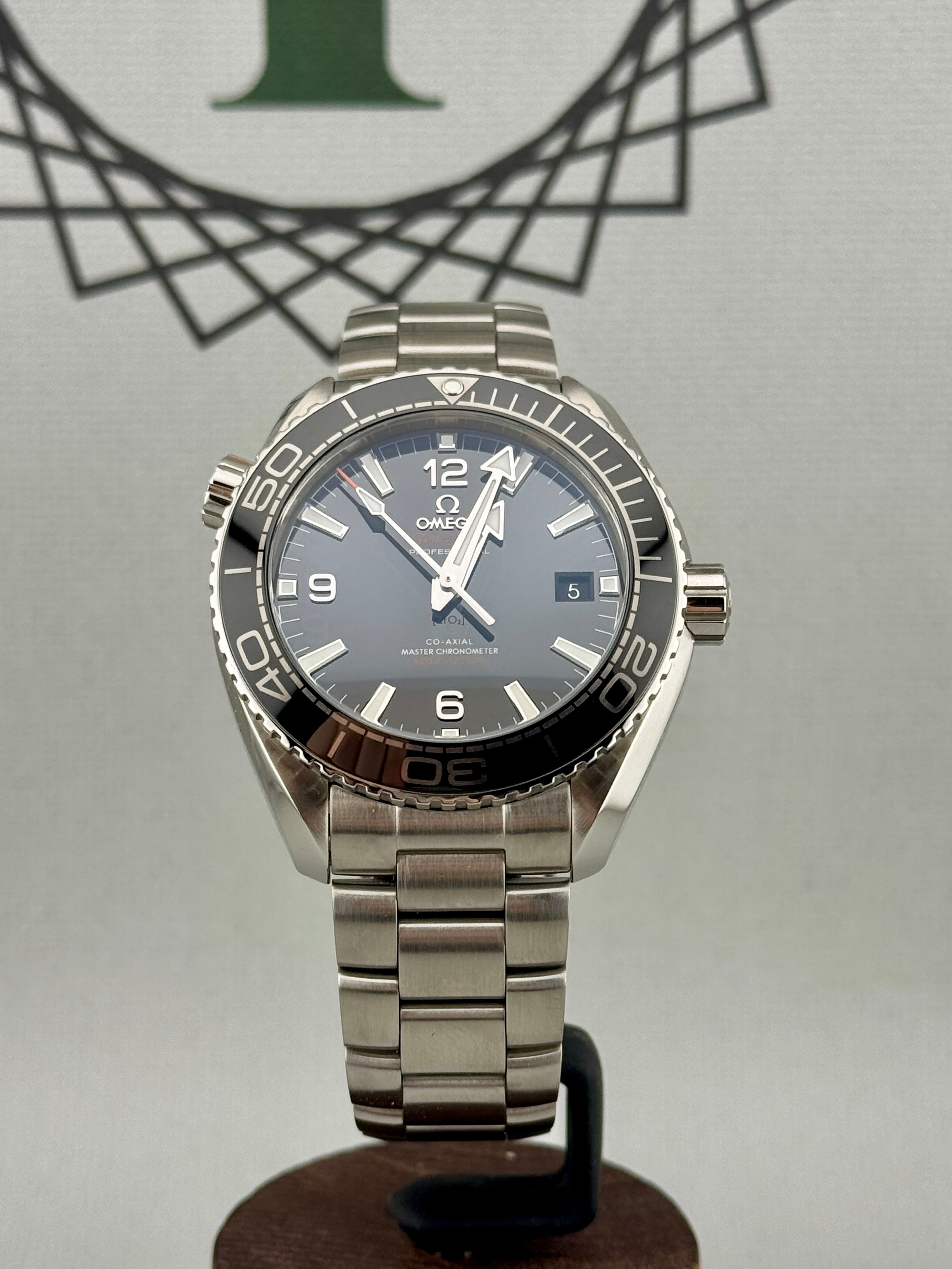 2024 Omega SeaMaster Planet Ocean 43.5mm 215.30.44.21.01.001 Full Set PX Poss