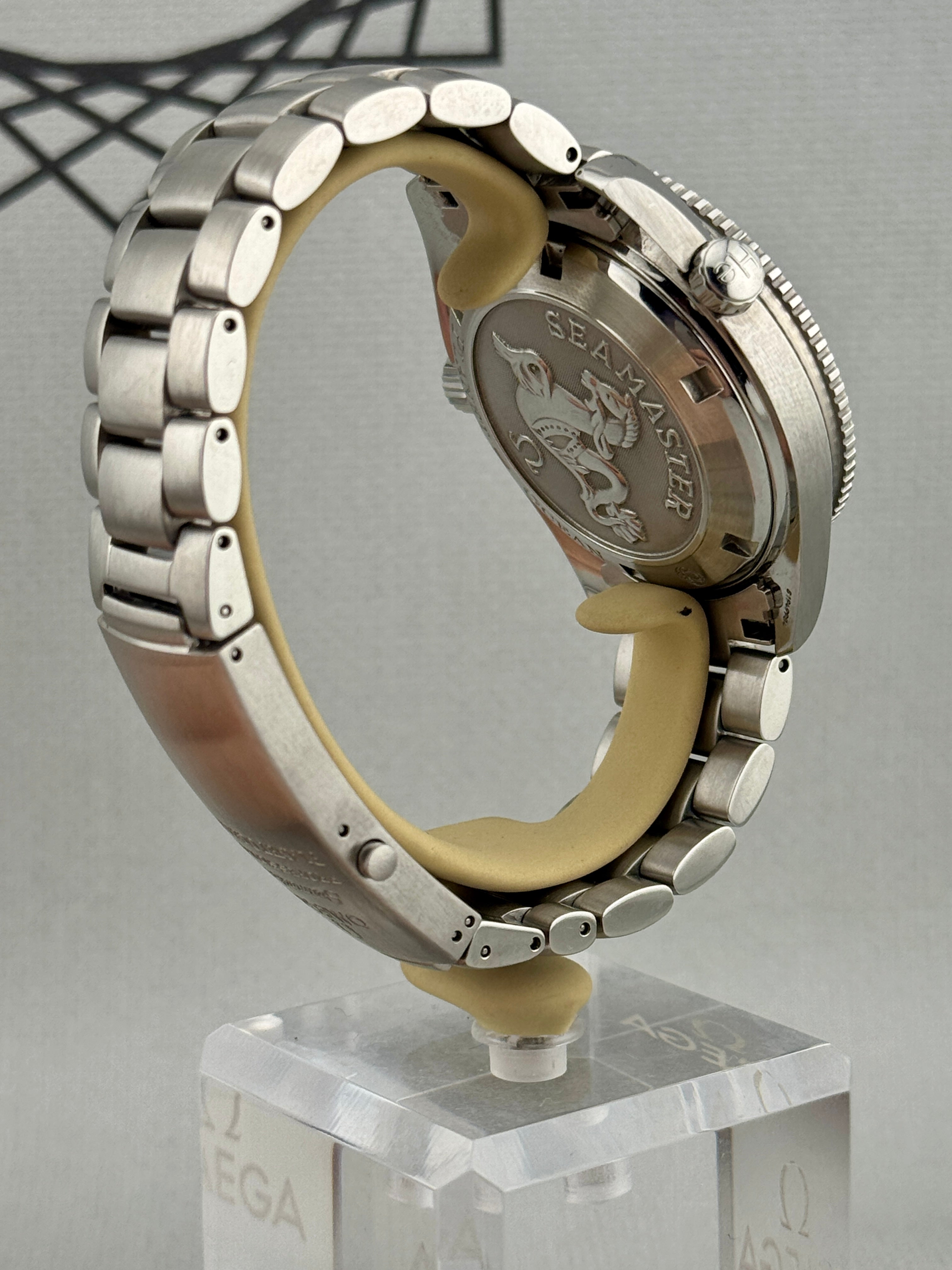 Omega SeaMaster Planet Ocean 42mm 2201.51 Auto Full Set PX Poss