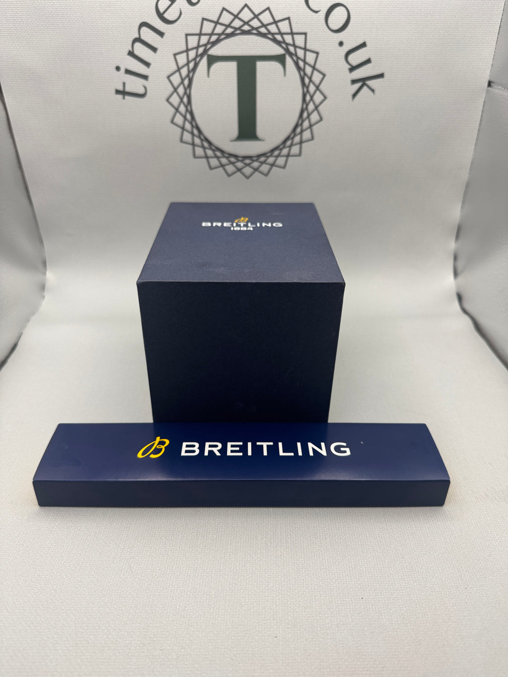 2020 Breitling Avenger GMT 45  A32395  Full Set + Extra Strap  Px Welcome