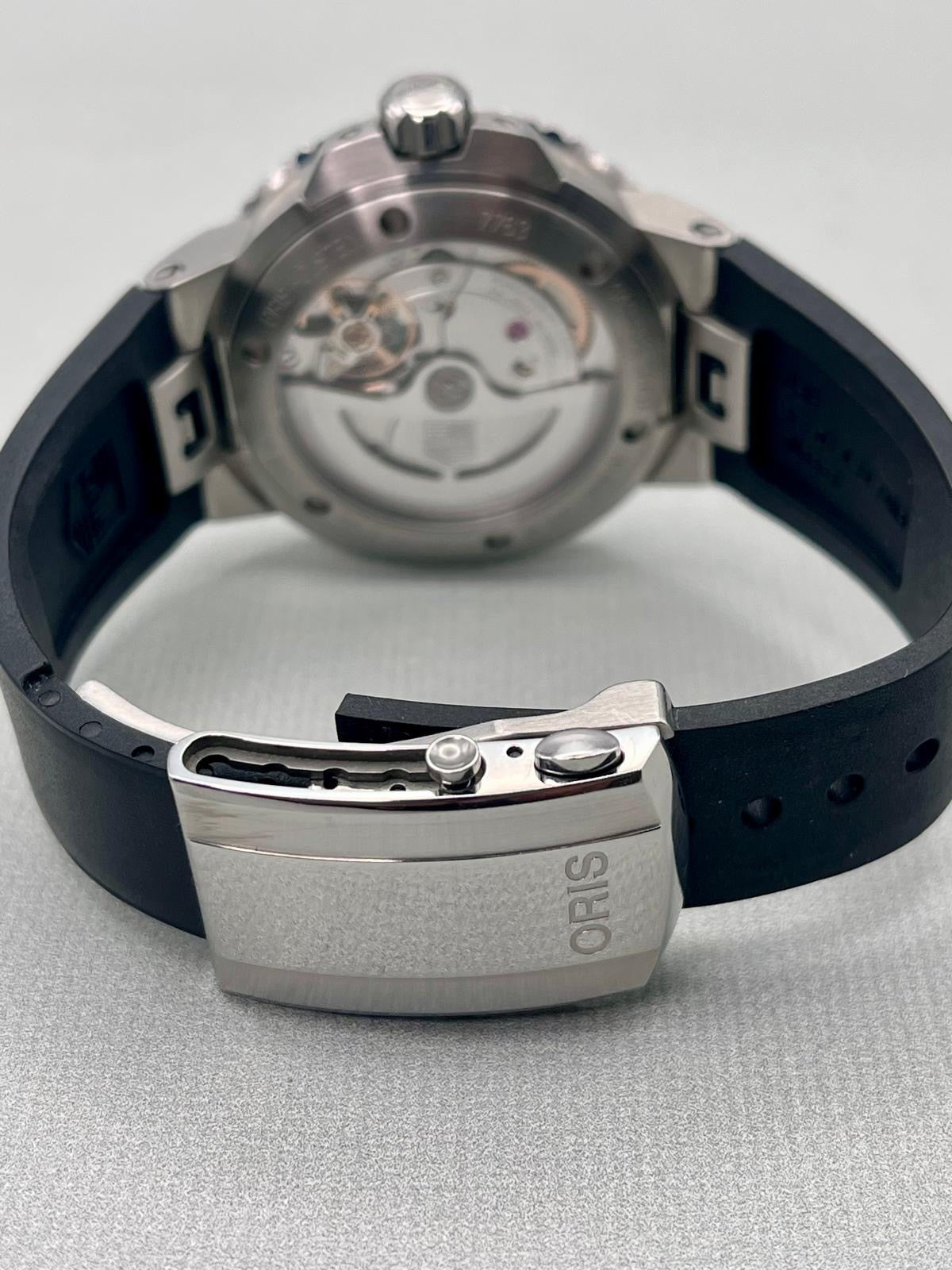 2023 Oris Aquis Date Calibre 400 - 43.5mm - Warranty to 2033 - Full Set - PX pos