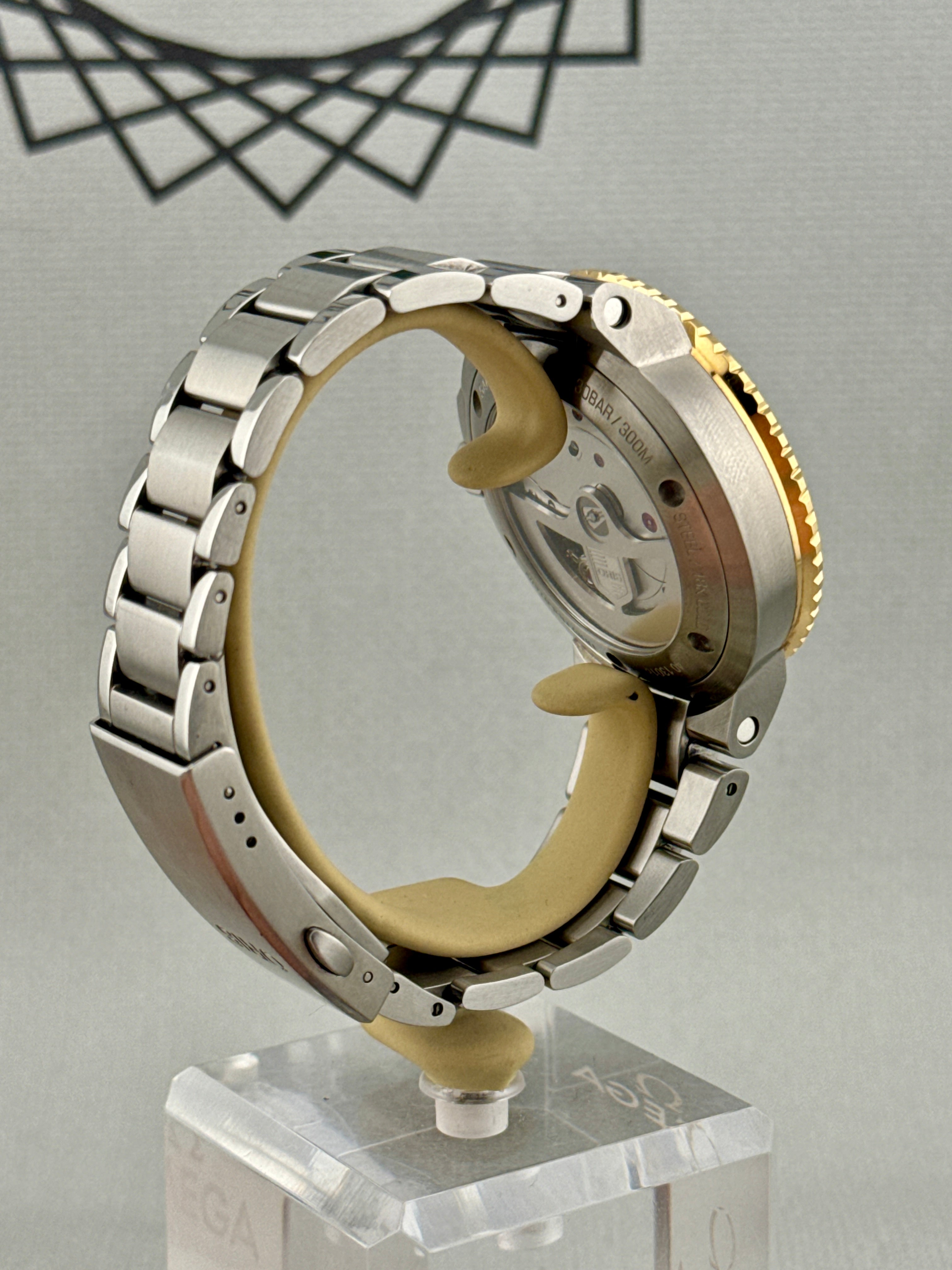 2024 Oris Mens Aquis Date Steel & Gold Auto Calibre 400 Blue 41.5mm Full Set