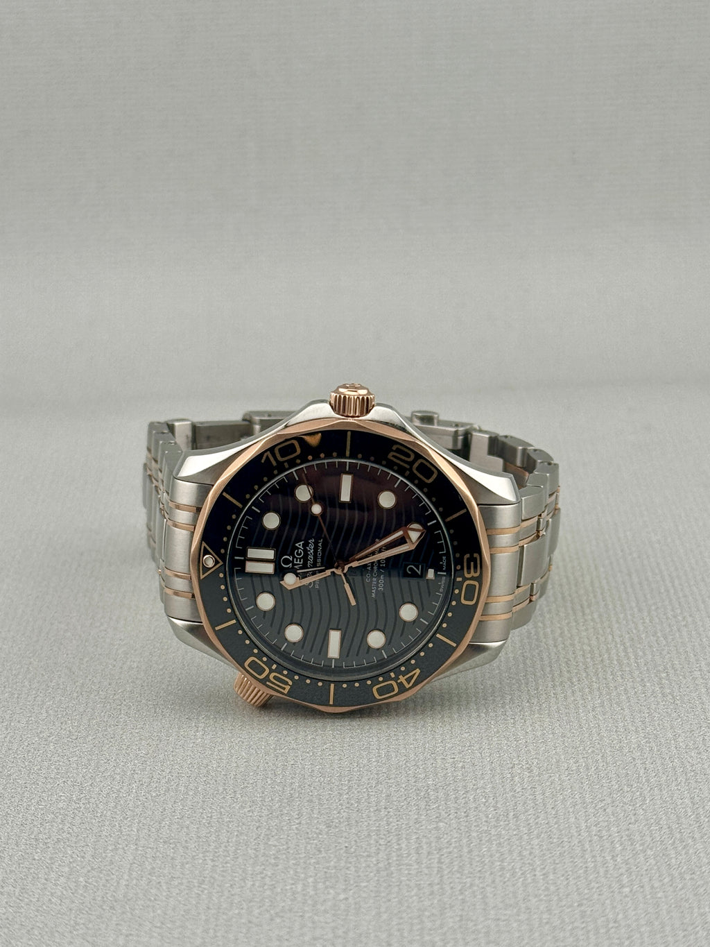 2022 Omega SeaMaster 300m 42mm Steel & 18k Sedna Gold Auto Full Set PX Poss