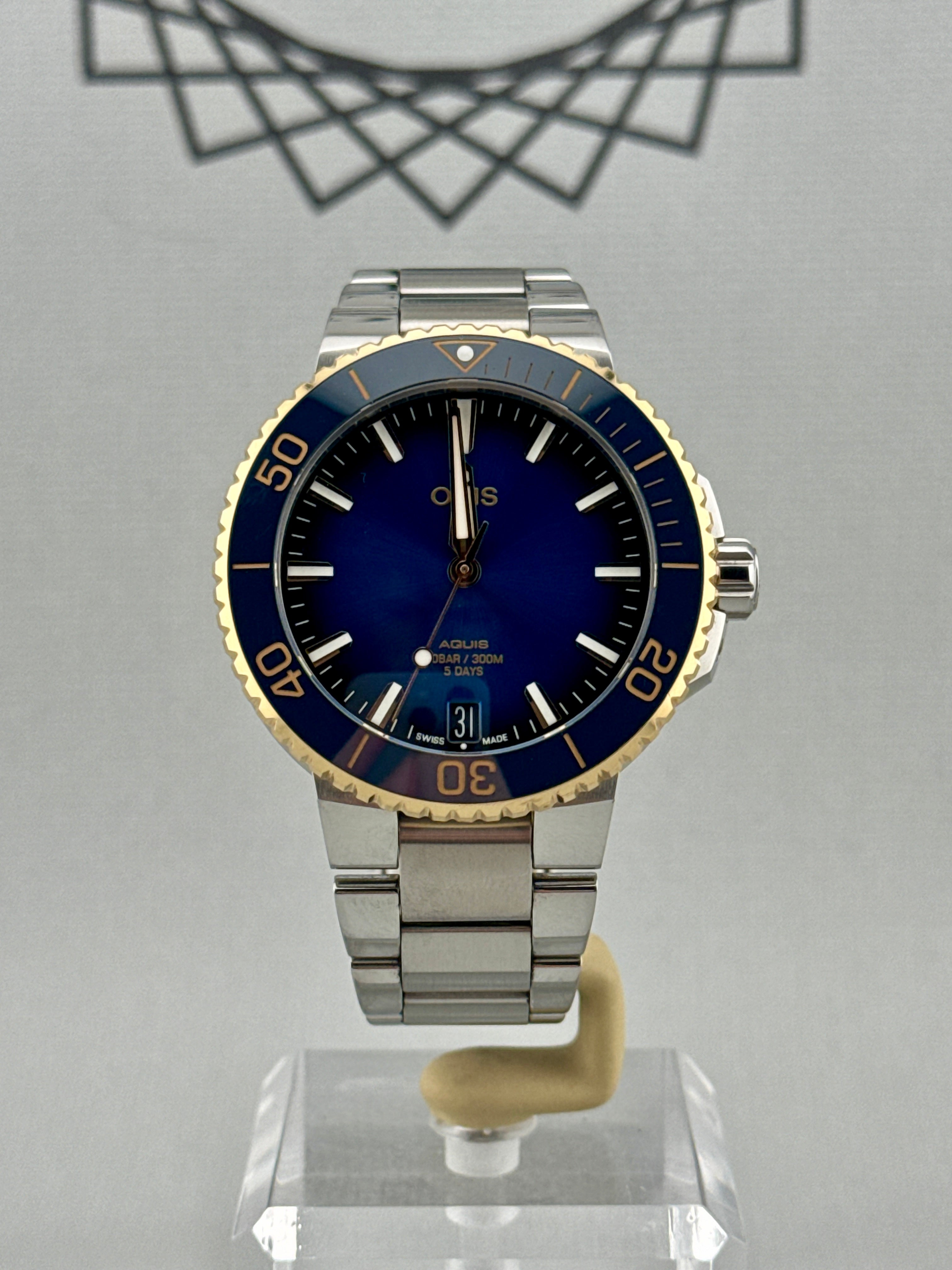 2024 Oris Mens Aquis Date Steel & Gold Auto Calibre 400 Blue 41.5mm Full Set