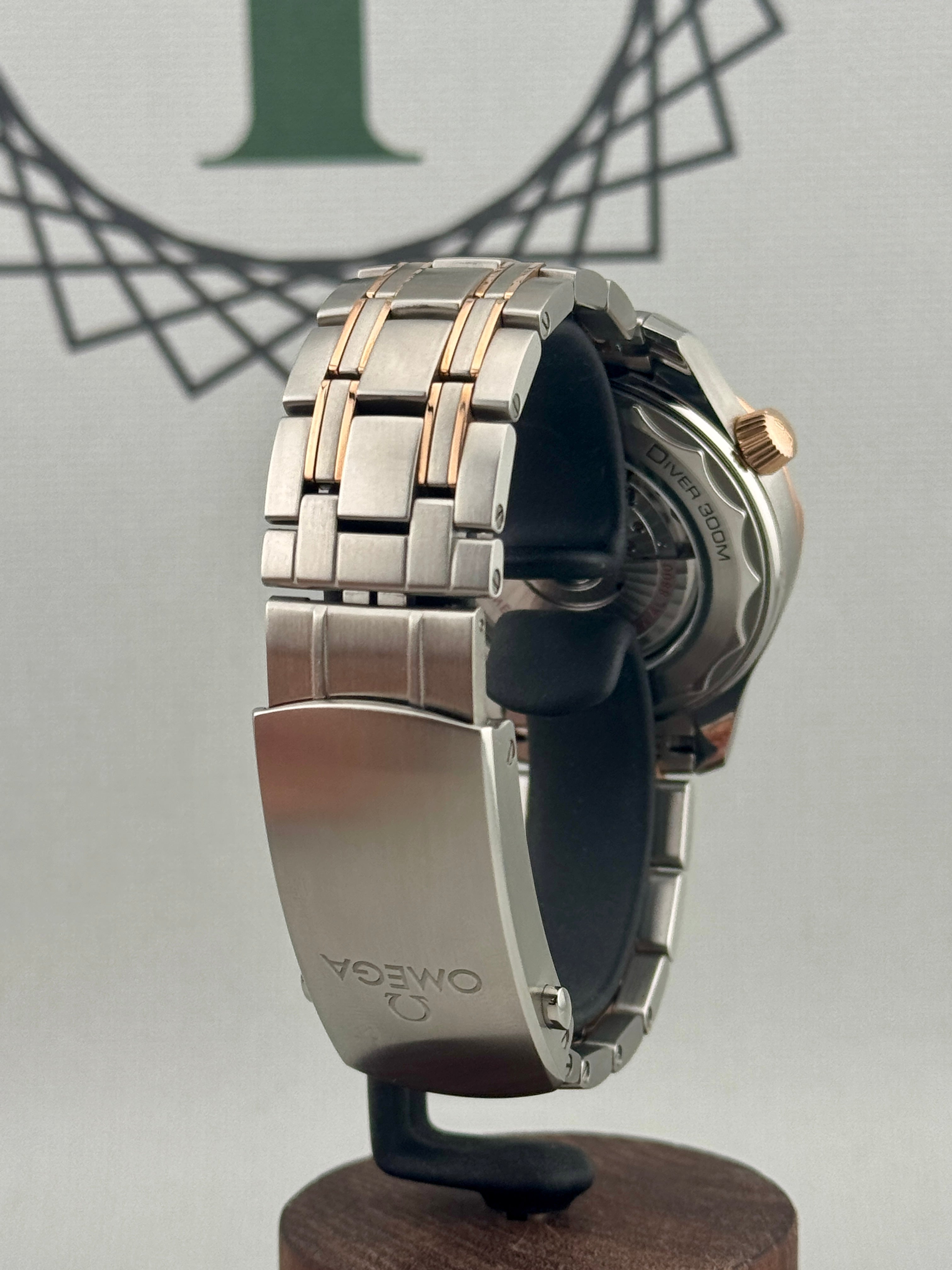 2022 Omega SeaMaster 300m 42mm Steel & 18k Sedna Gold Auto Full Set PX Poss
