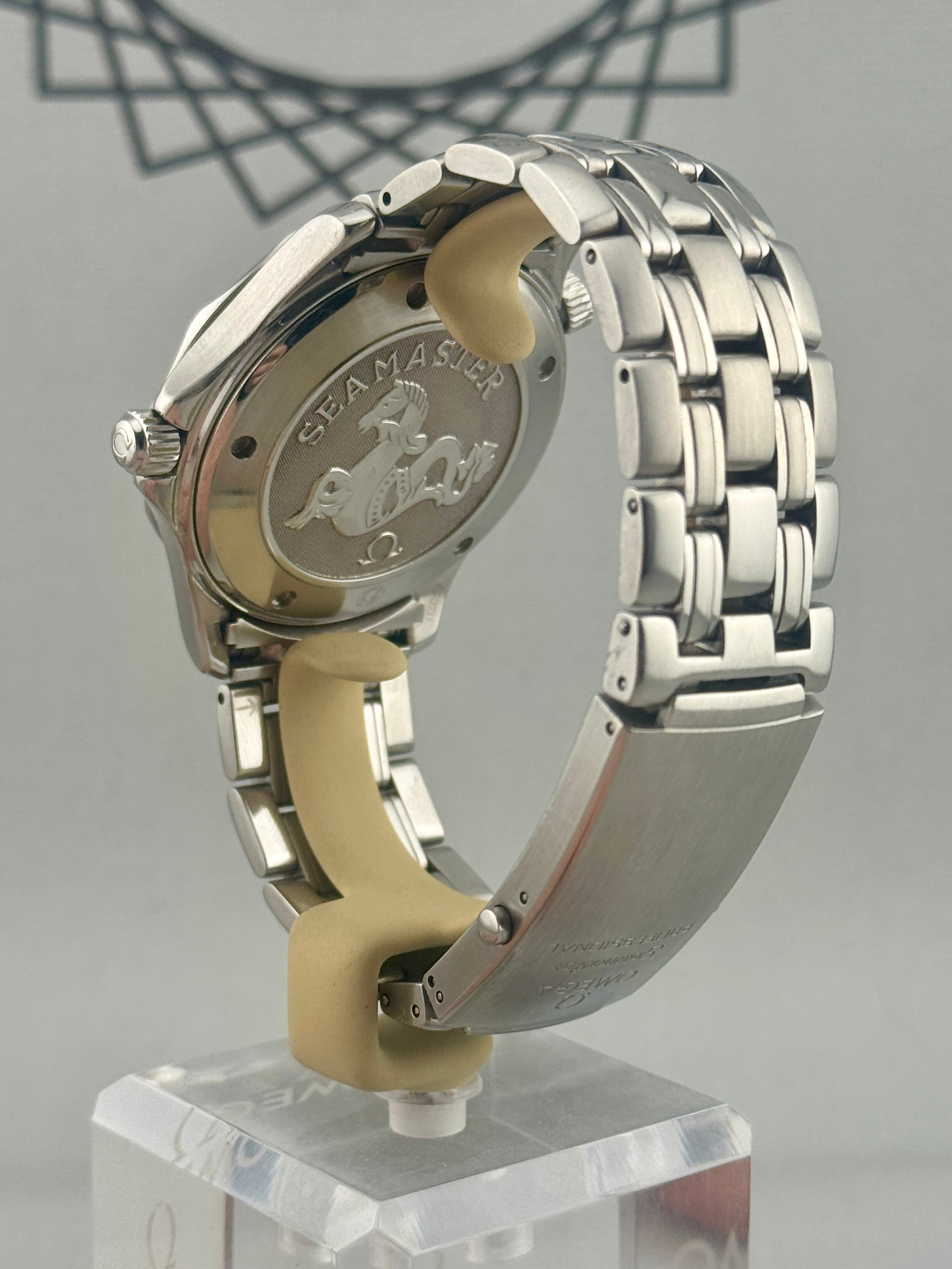 Omega Seamaster Diver 300 Quartz 41mm 212.30.41.61.01.001 Full Set