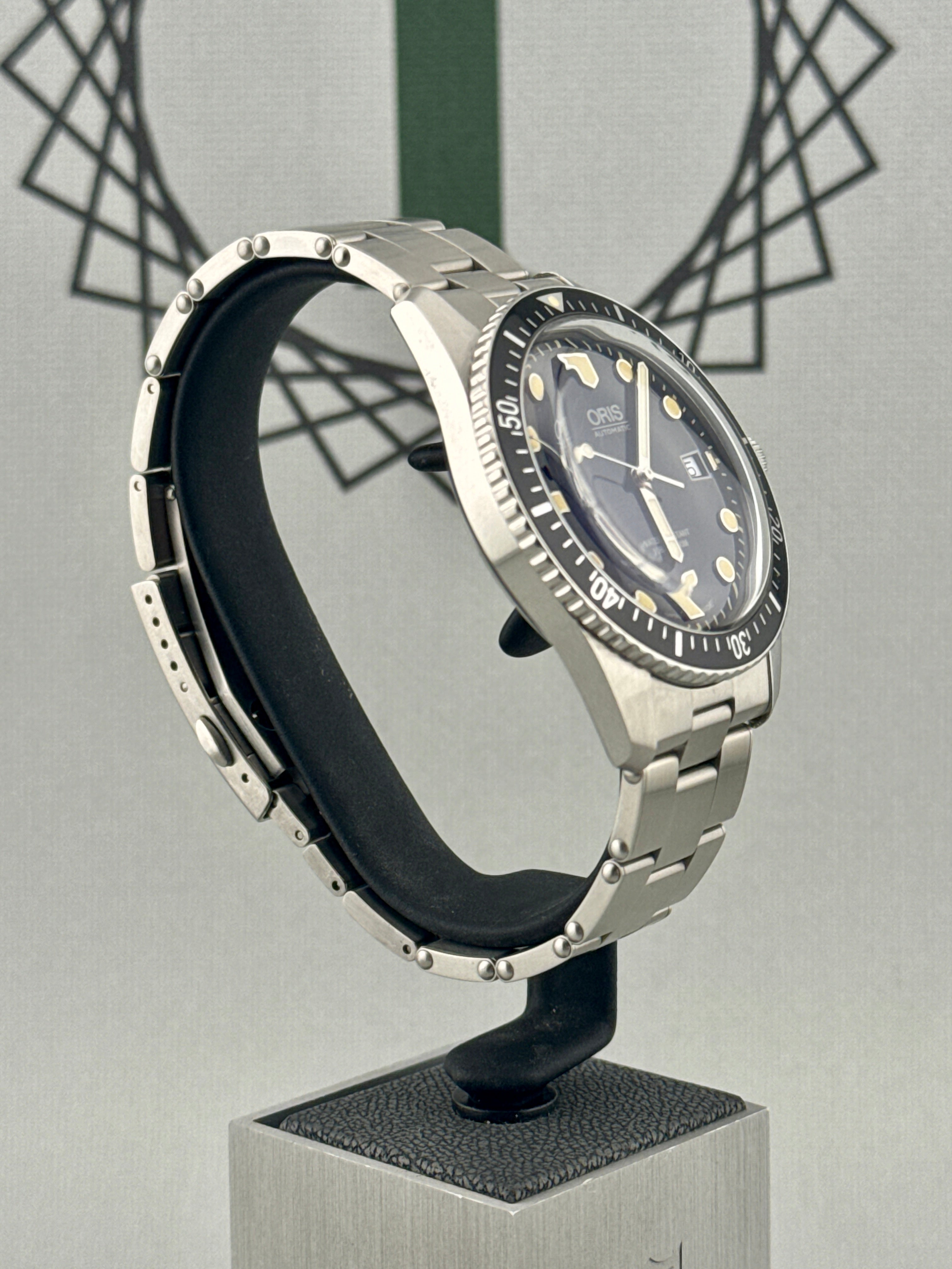 Oris Diver 65 Full Set 42mm Ref 01 733 7720 4055 NATO + Steel