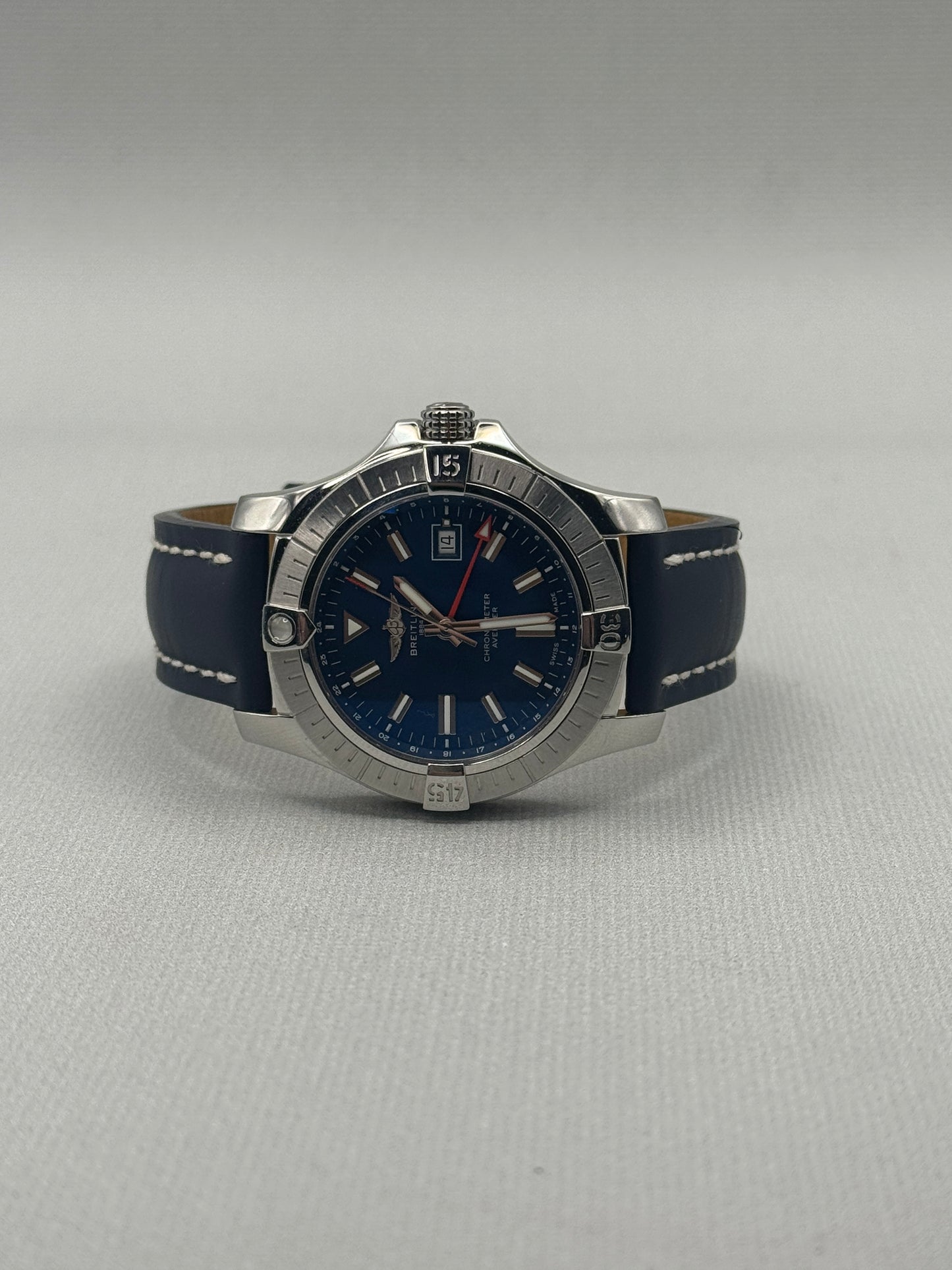 2020 Breitling Avenger GMT 45  A32395  Full Set + Extra Strap  Px Welcome