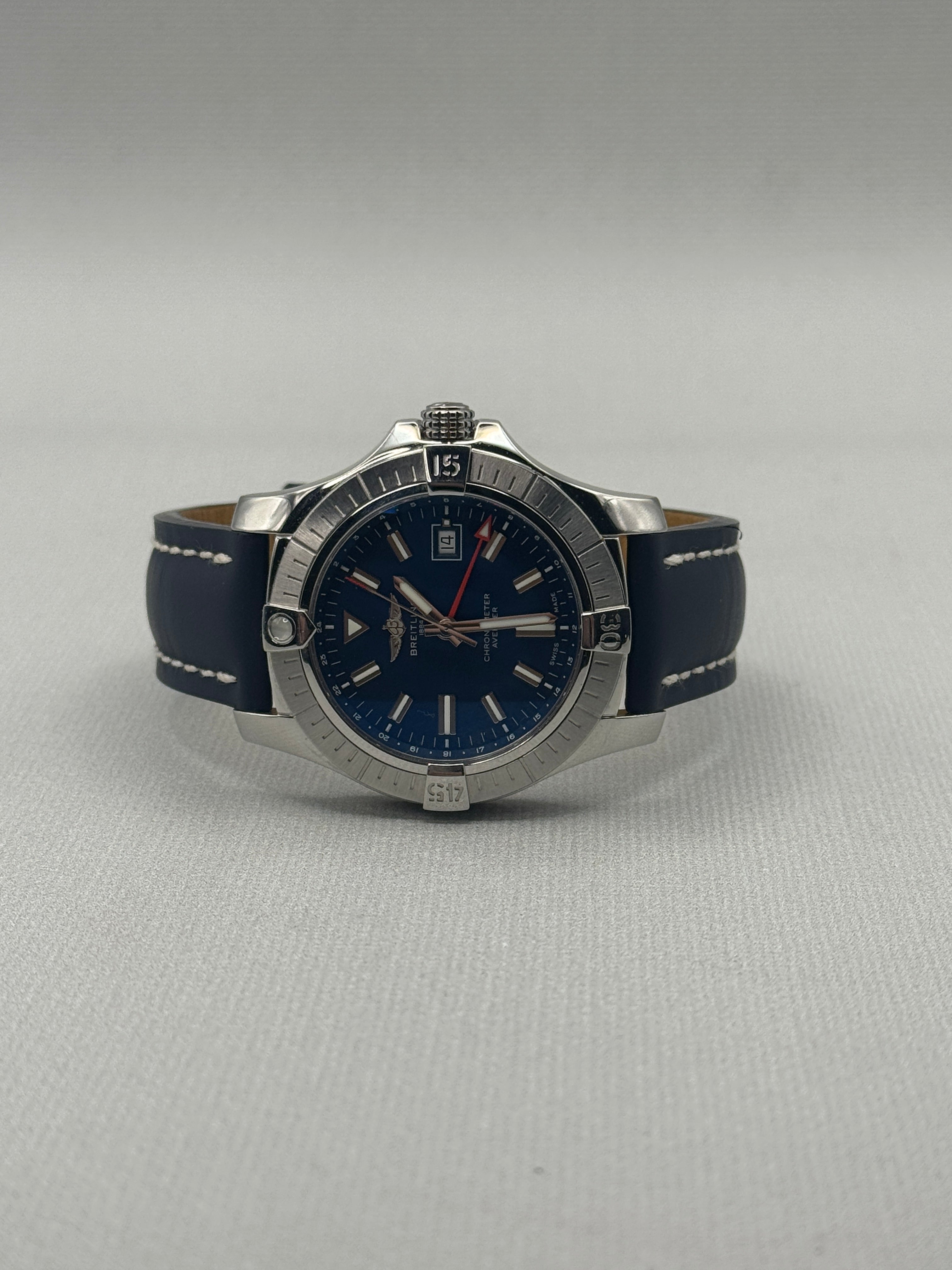 2020 Breitling Avenger GMT 45  A32395  Full Set + Extra Strap  Px Welcome