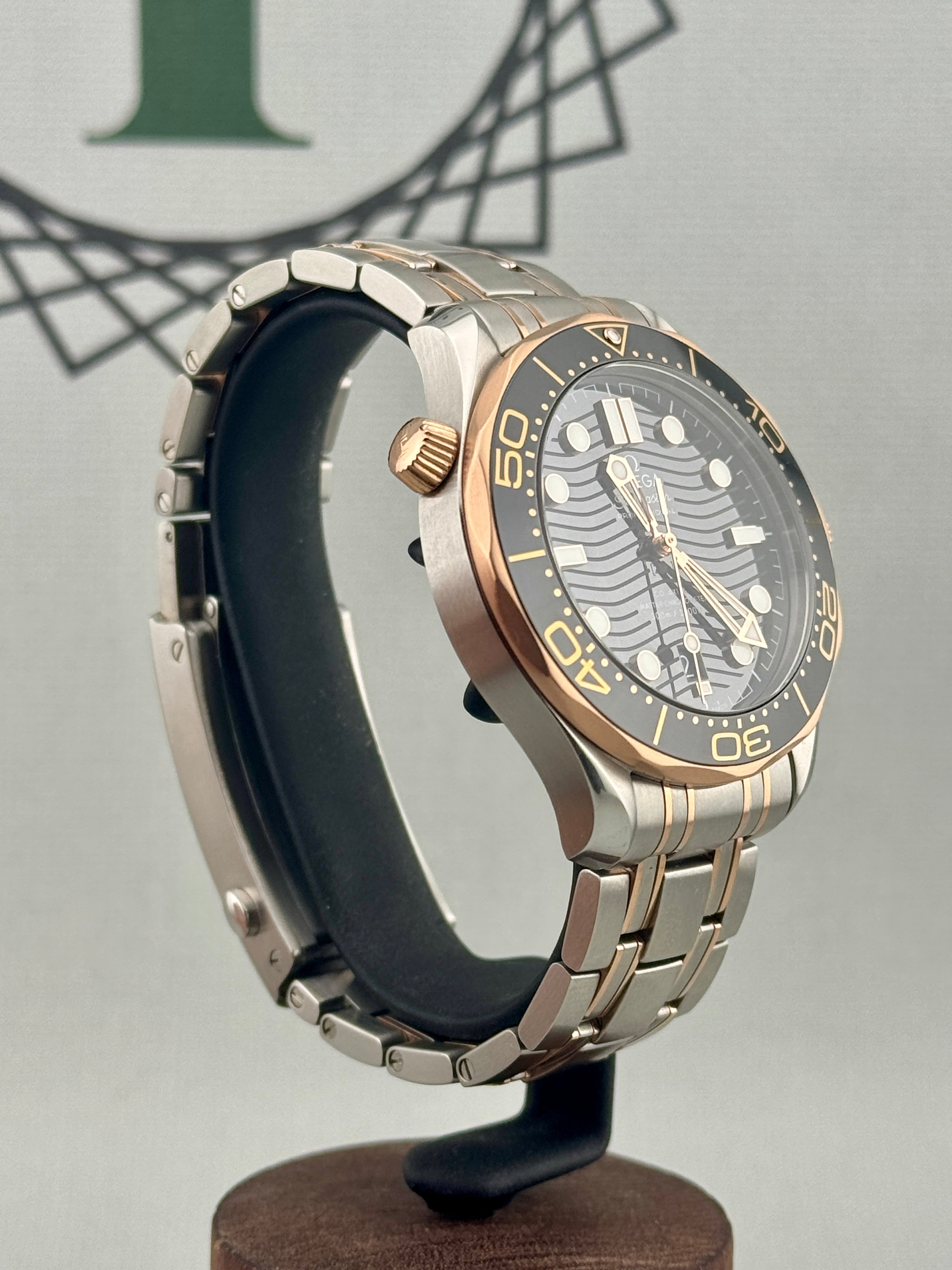 2022 Omega SeaMaster 300m 42mm Steel & 18k Sedna Gold Auto Full Set PX Poss