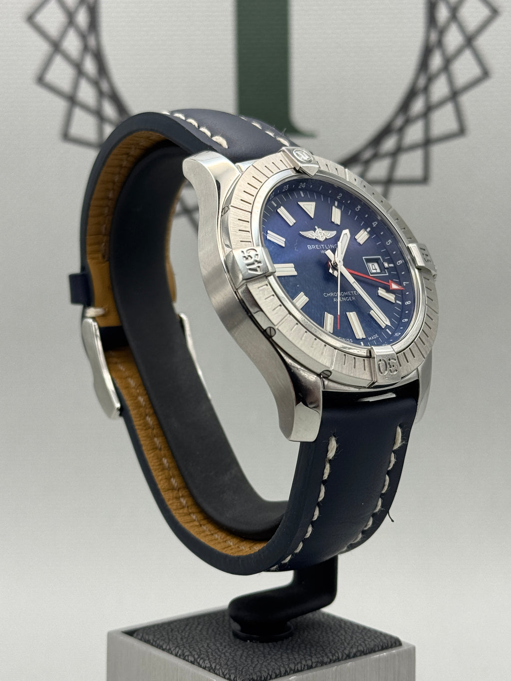 2020 Breitling Avenger GMT 45  A32395  Full Set + Extra Strap  Px Welcome