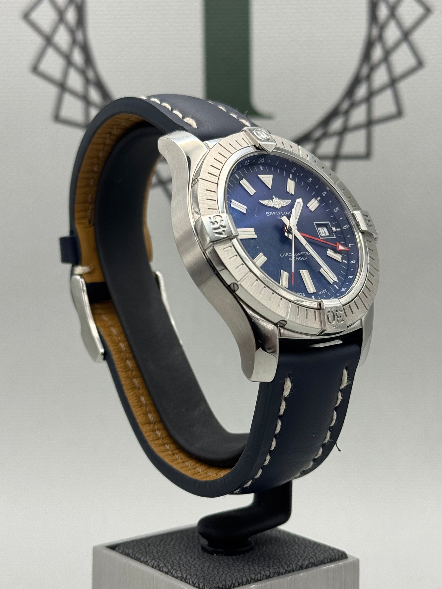 2020 Breitling Avenger GMT 45  A32395  Full Set + Extra Strap  Px Welcome