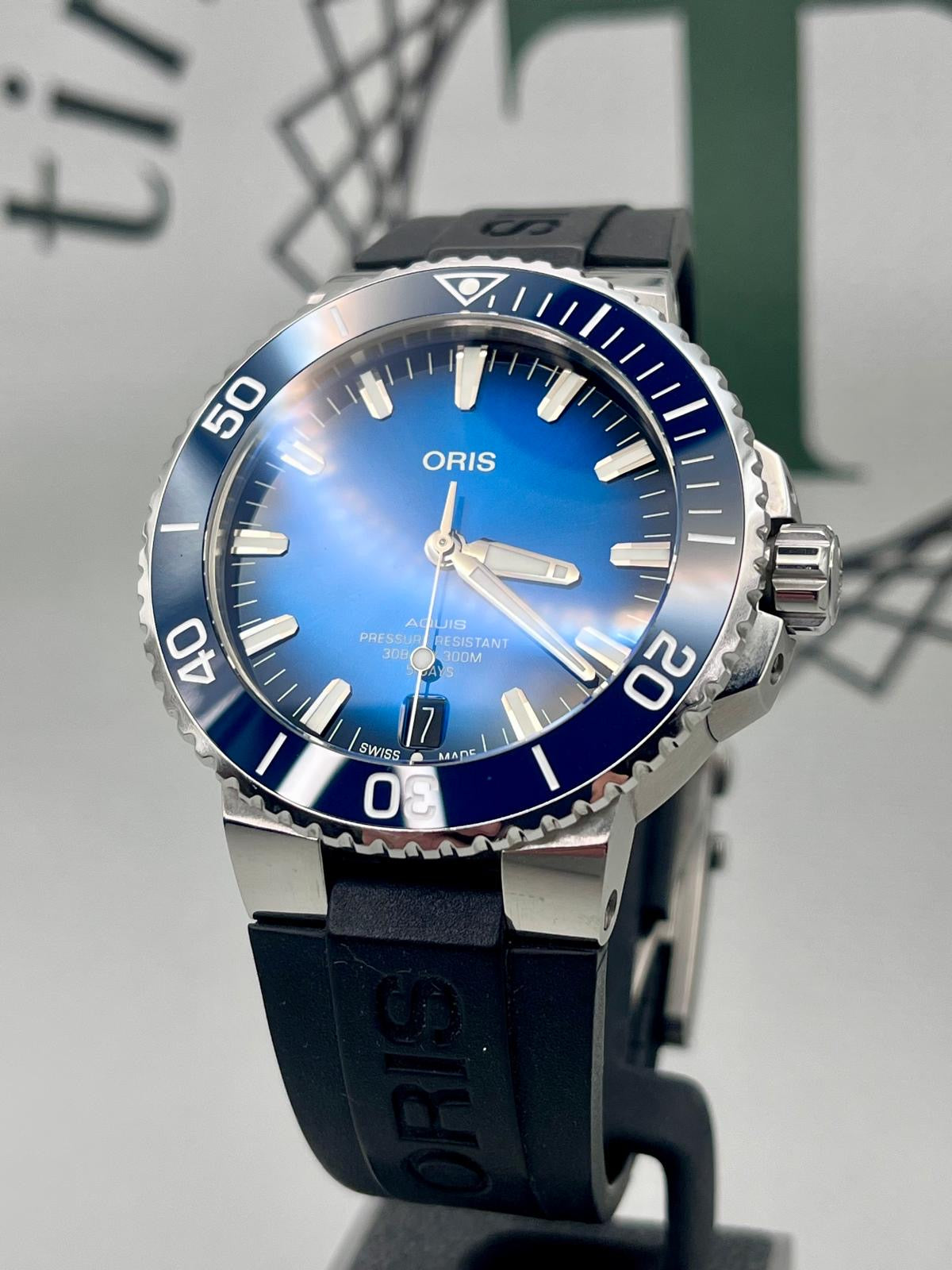 2023 Oris Aquis Date Calibre 400 - 43.5mm - Warranty to 2033 - Full Set - PX pos