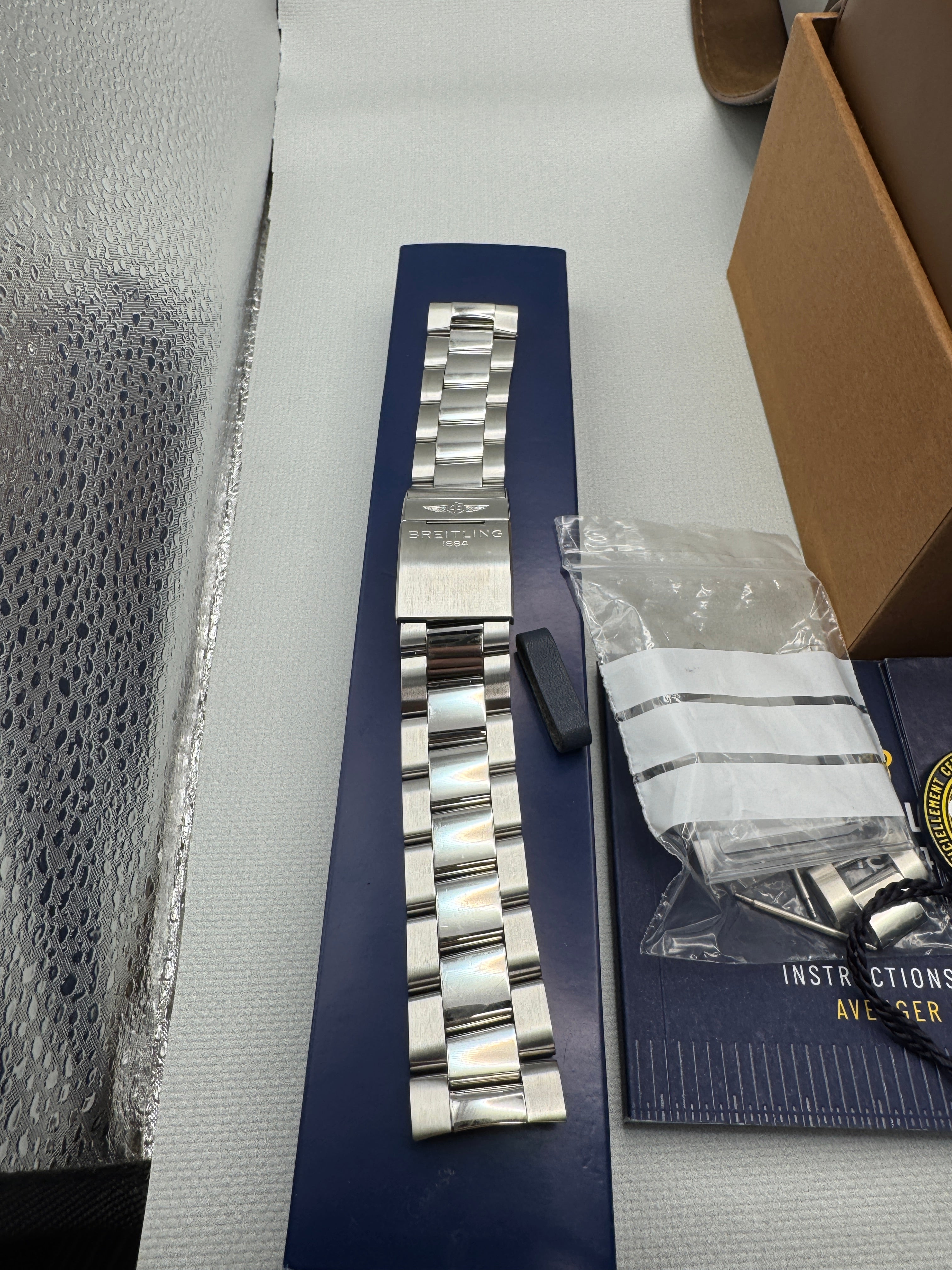 2020 Breitling Avenger GMT 45  A32395  Full Set + Extra Strap  Px Welcome