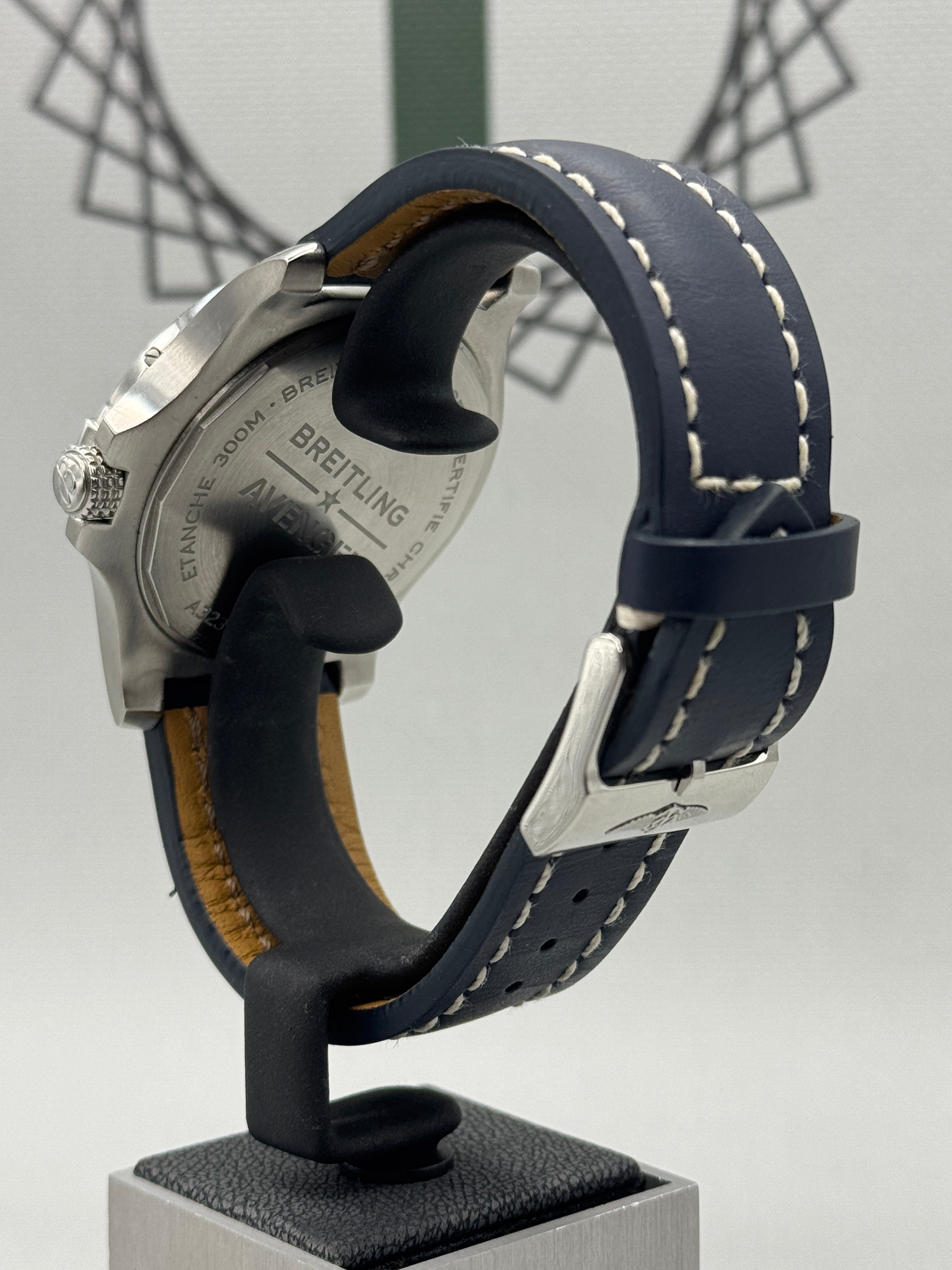 2020 Breitling Avenger GMT 45  A32395  Full Set + Extra Strap  Px Welcome