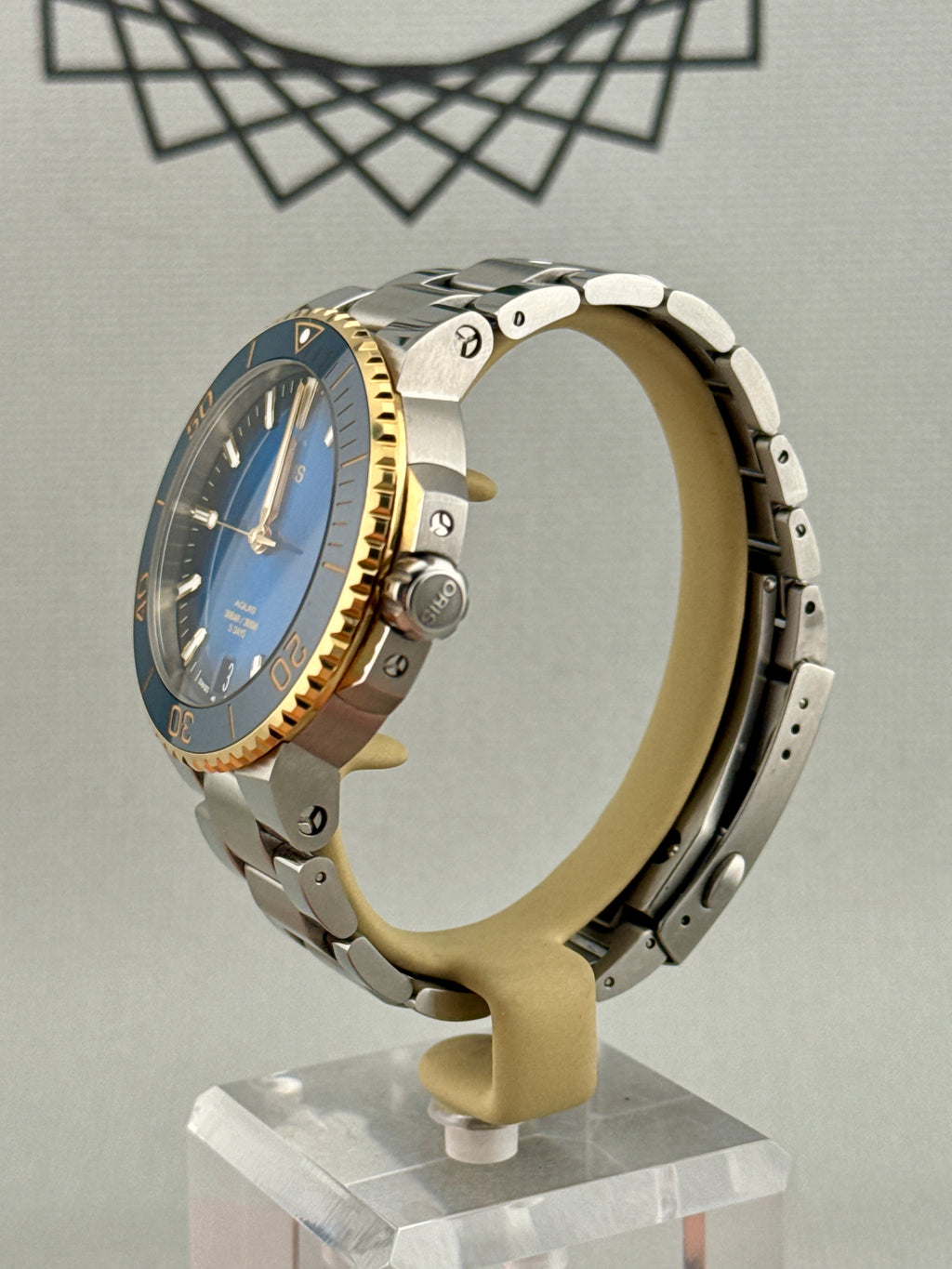2024 Oris Mens Aquis Date Steel & Gold Auto Calibre 400 Blue 41.5mm Full Set