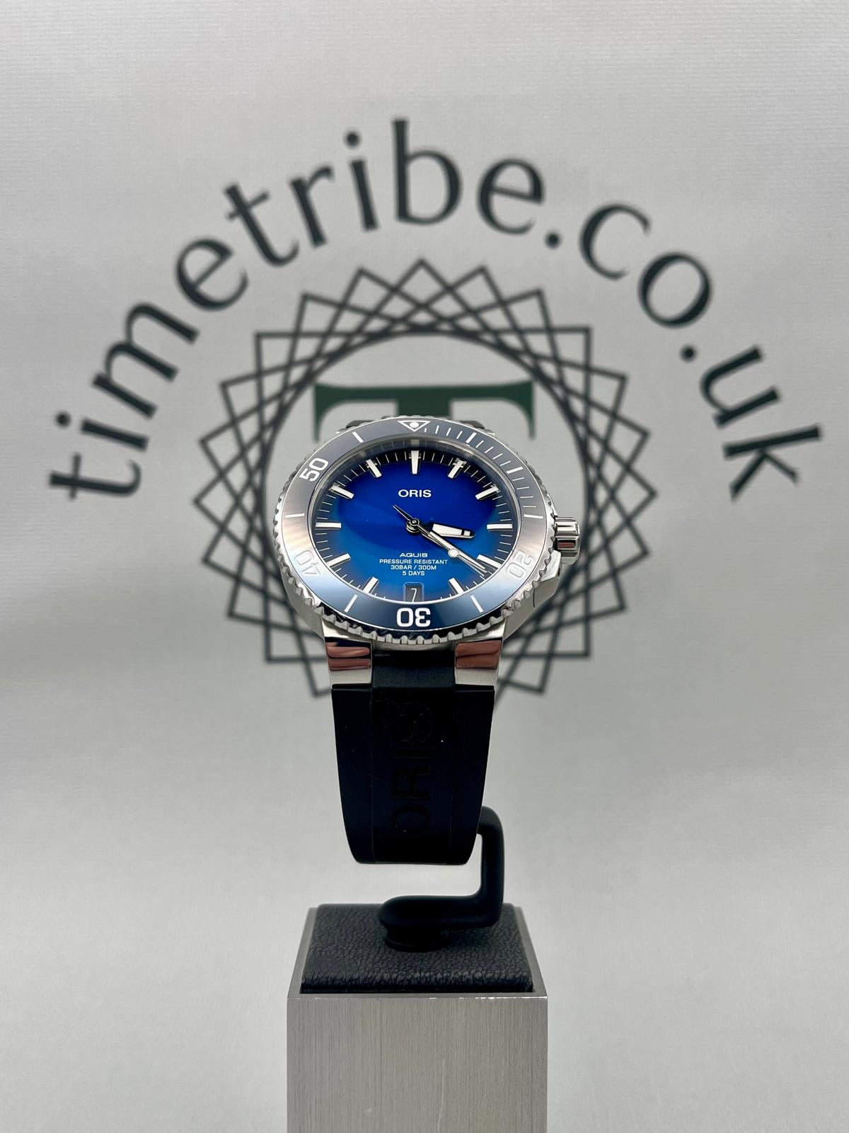 2023 Oris Aquis Date Calibre 400 - 43.5mm - Warranty to 2033 - Full Set - PX pos