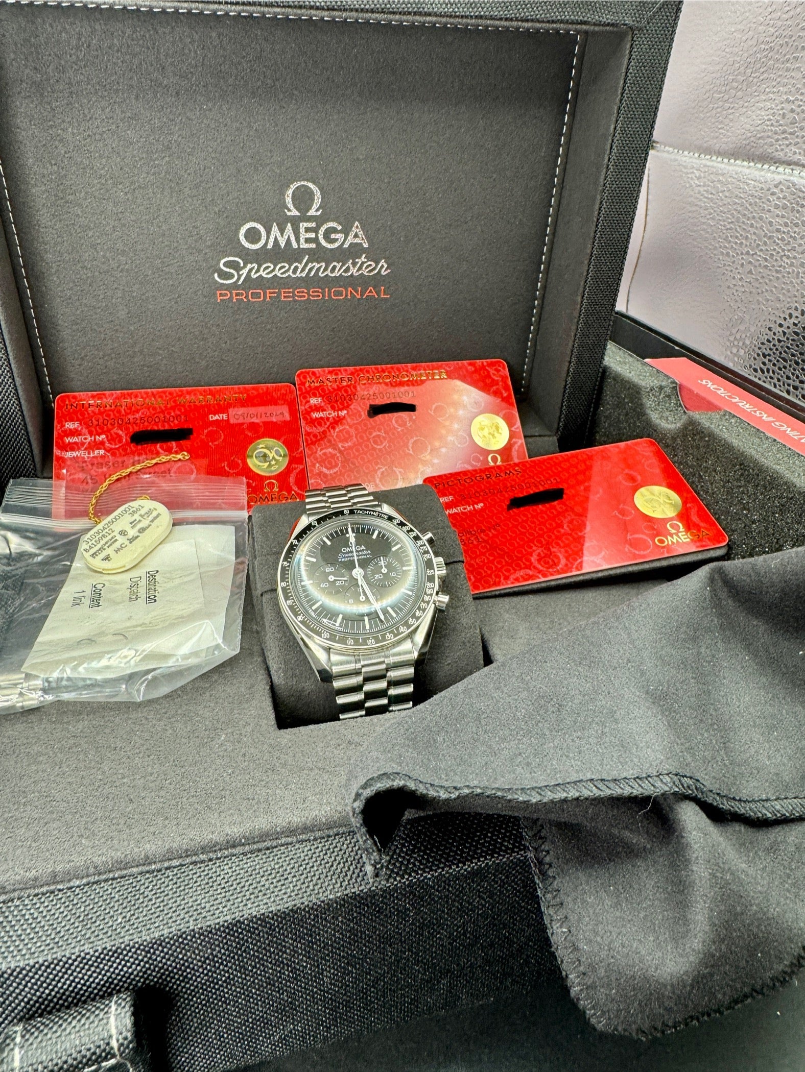 2024 OMEGA Speedmaster Moonwatch Professional - 310.30.42.50.01.001 - Full Set - TimeTribe
