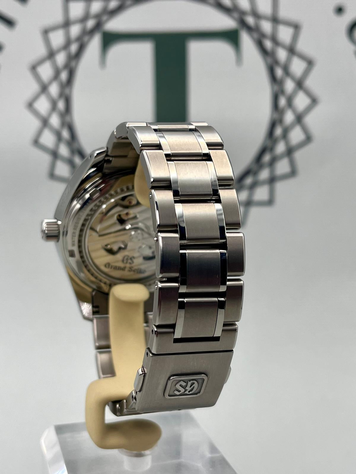 GRAND SEIKO Snowflake SBGA211 40mm Titanium Full Set Immaculate PX Welcome