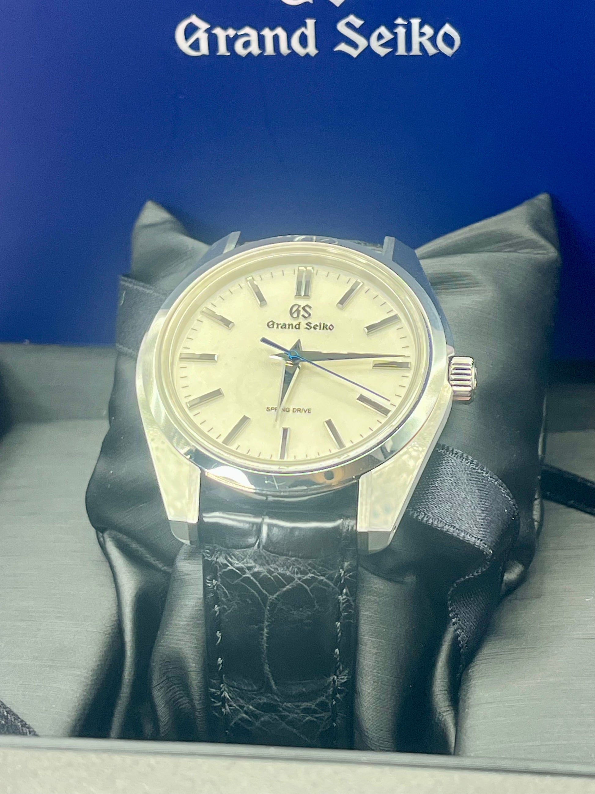 2024 GRAND SEIKO SBGY011 Spring Drive 'Asa Borake' - 40mm - TimeTribe
