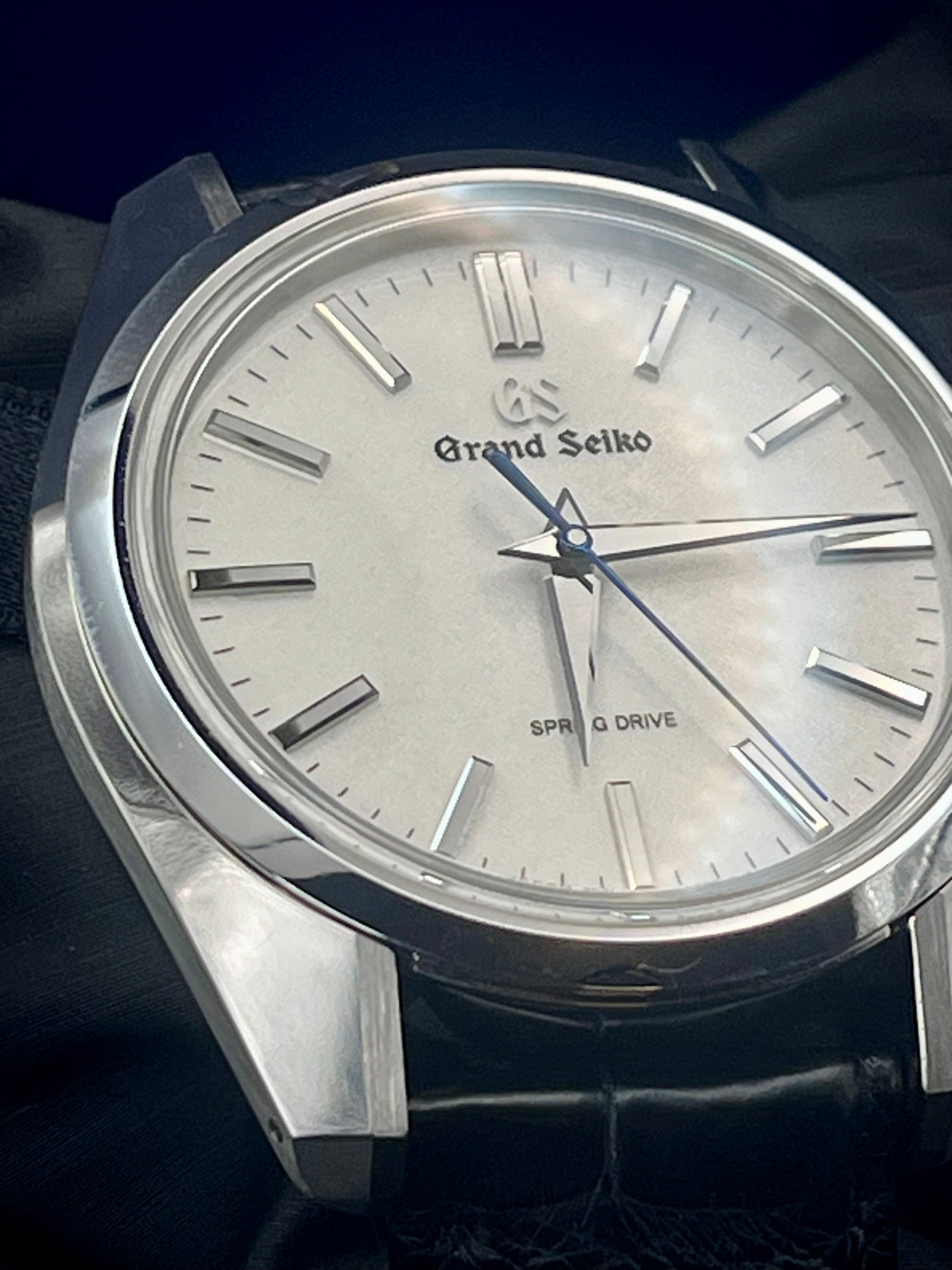 2024 GRAND SEIKO SBGY011 Spring Drive 'Asa Borake' - 40mm - TimeTribe