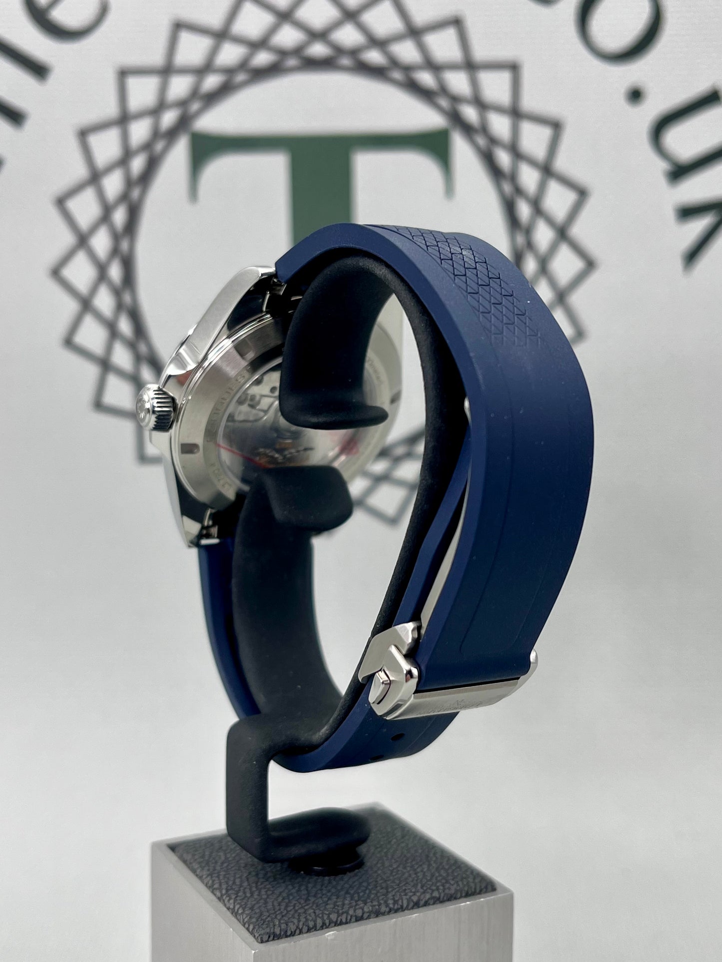 2025 Longines Conquest Automatic - 2 x OEM Straps - 38mm - Mint -L3.720.4.92.9