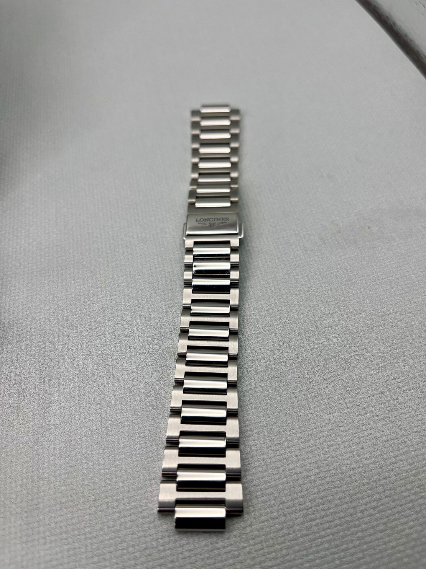 2025 Longines Conquest Automatic - 2 x OEM Straps - 38mm - Mint -L3.720.4.92.9