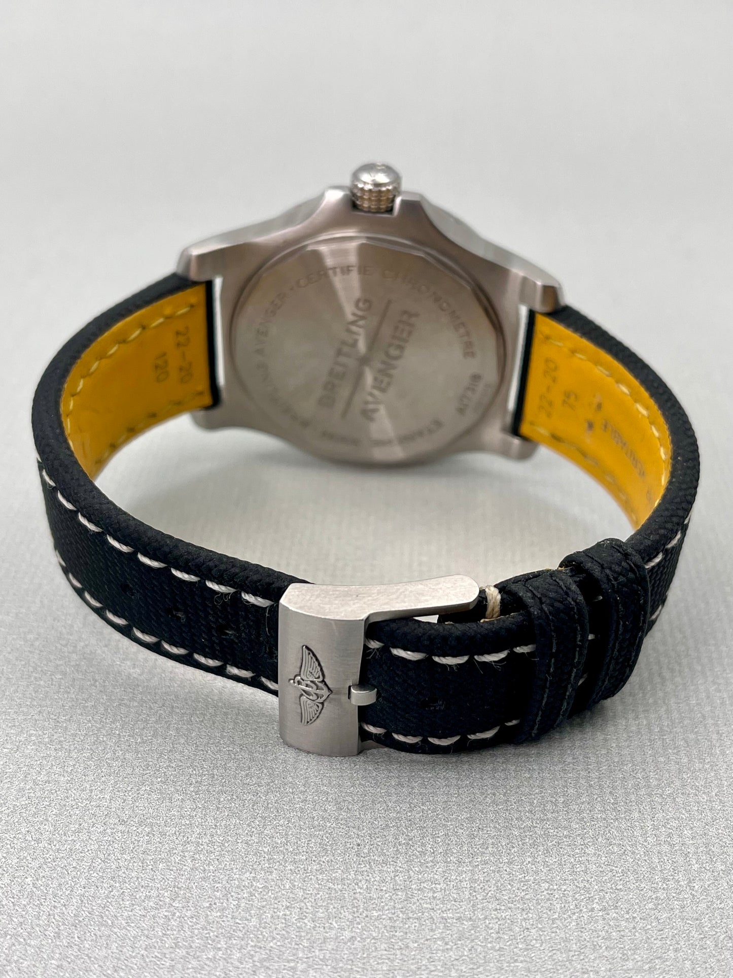 Breitling Avenger Automatic - A17318 - 43mm - Warranty to 2027