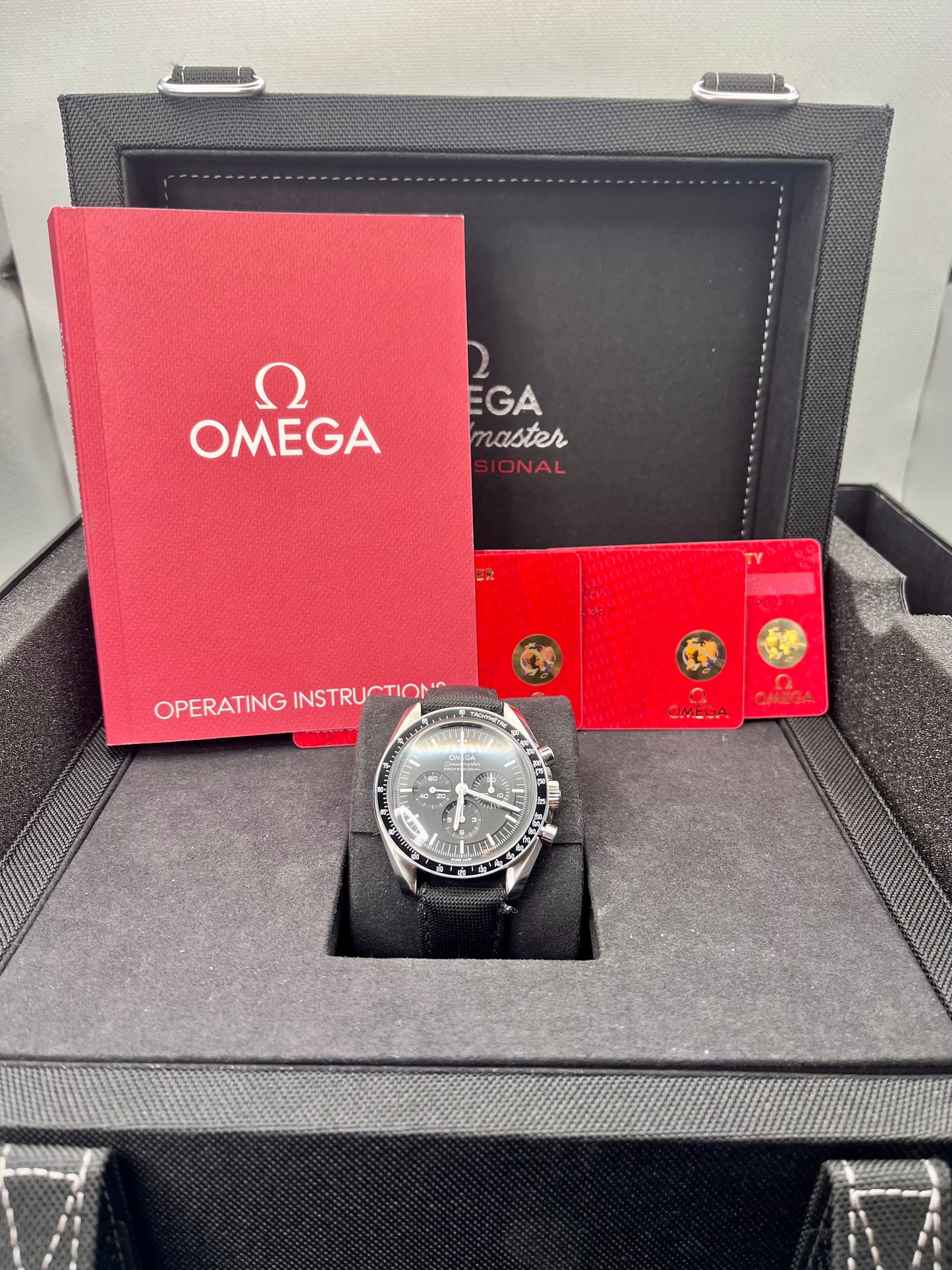 2023 OMEGA Speedmaster Moonwatch Pro - 310.30.42.50.01.001 - Full Set