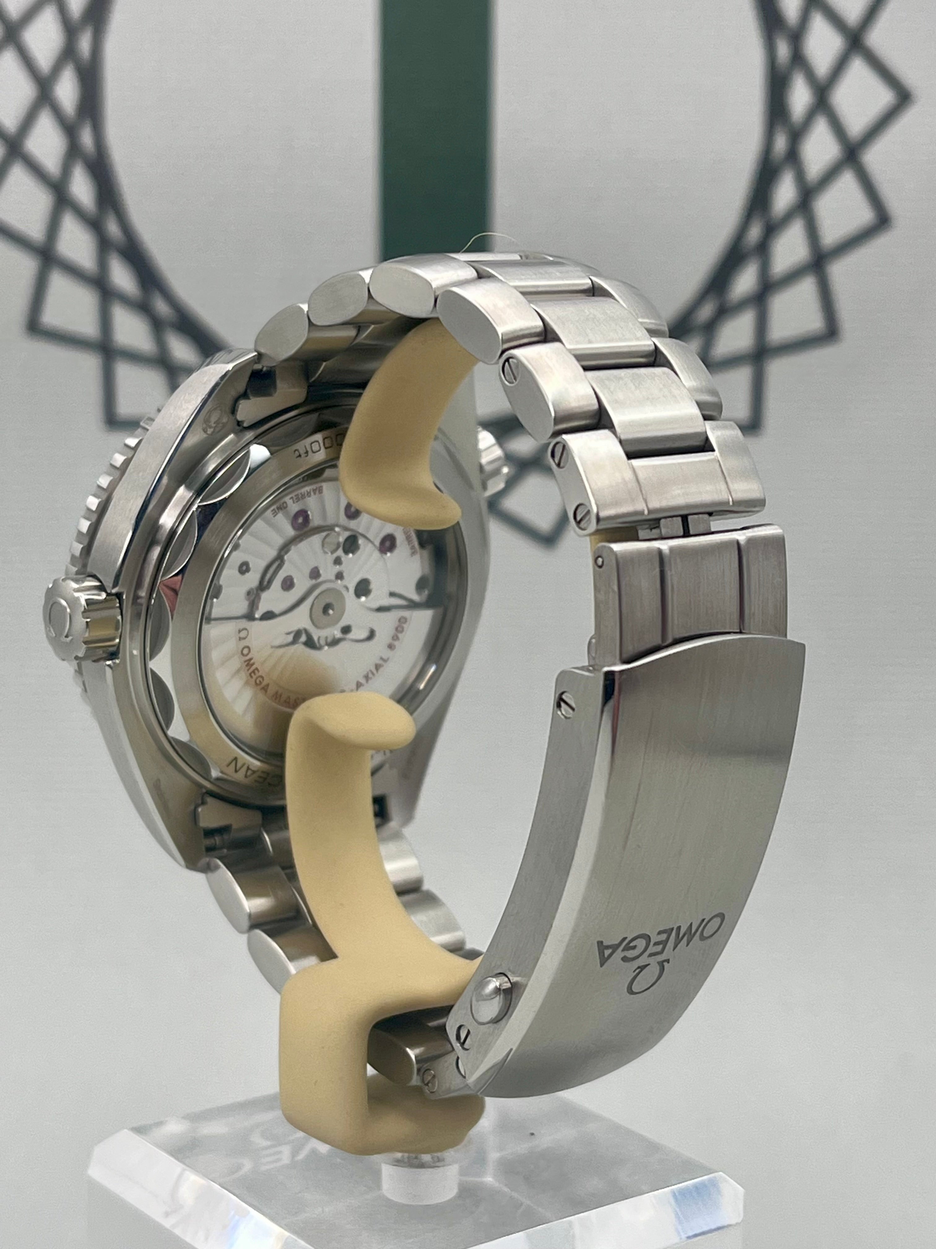 2022 Omega Seamaster Planet Ocean - 44mm - METAS - Full Set