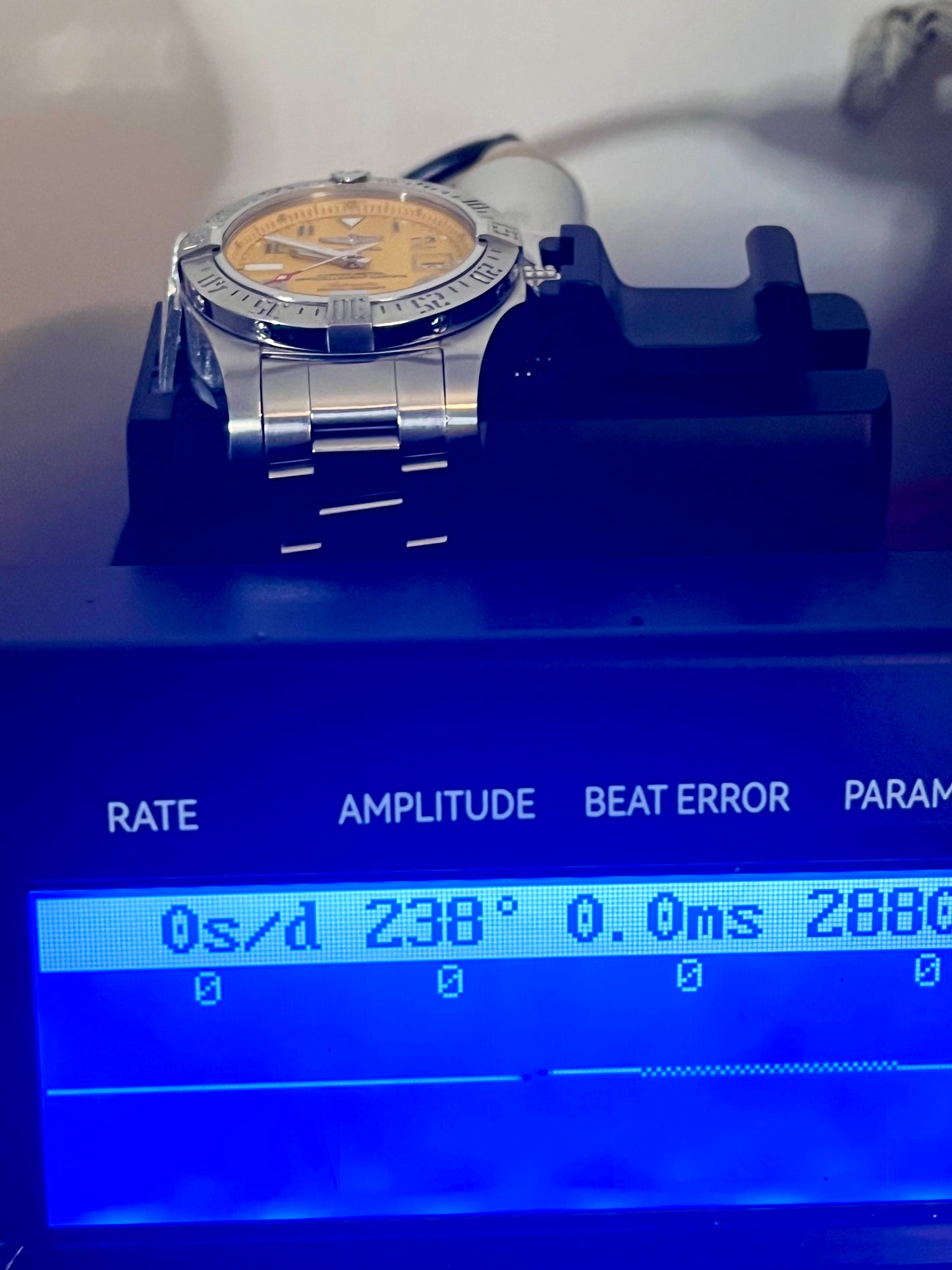Breitling Avenger II Seawolf A17331 45mm Rubber & Steel Straps Immaculate