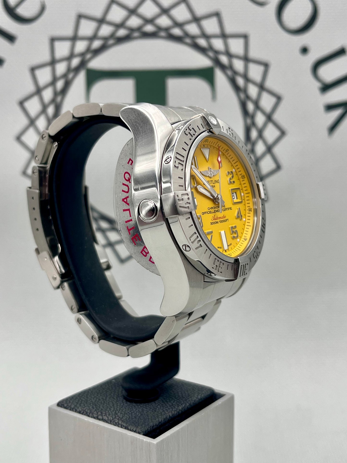 Breitling Avenger II Seawolf A17331 45mm Rubber & Steel Straps Immaculate
