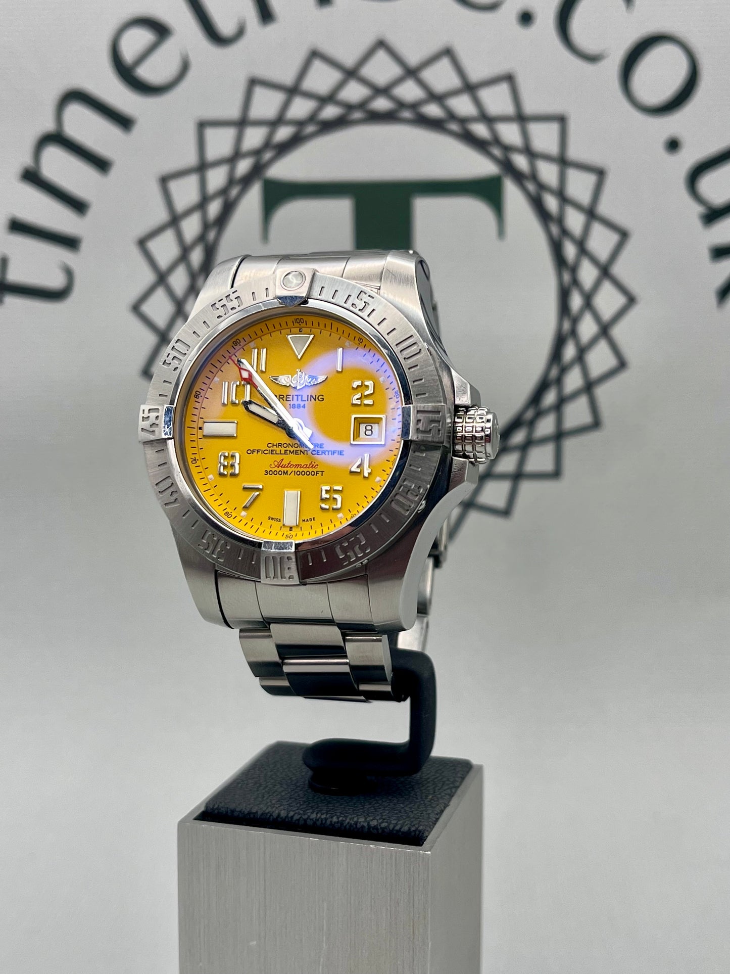 Breitling Avenger II Seawolf A17331 45mm Rubber & Steel Straps Immaculate