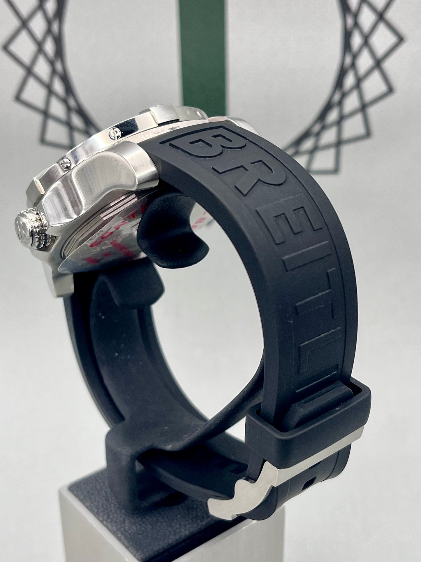 Breitling Avenger II Seawolf A17331 45mm Rubber & Steel Straps Immaculate