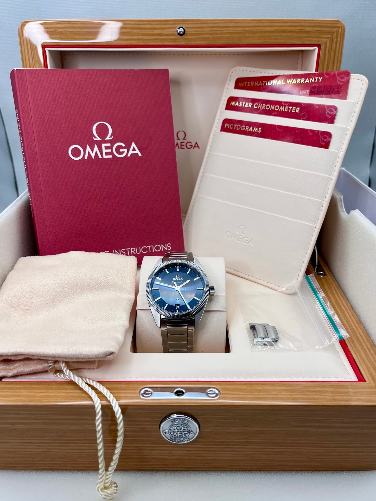 2022 Omega Constellation Globemaster Full Set 39mm 130.30.39.21.03.001