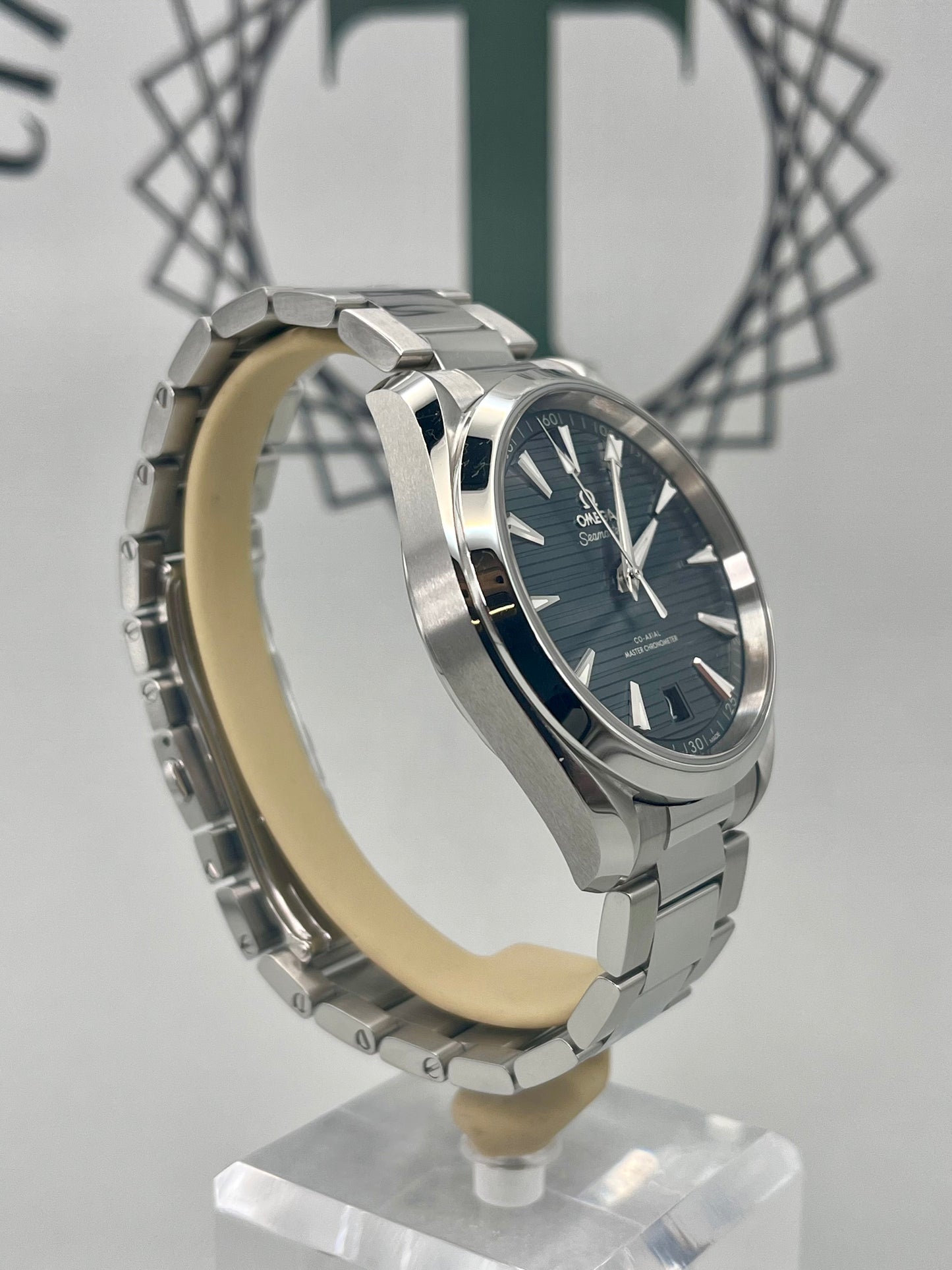 Dec 2022 Omega SeaMaster AquaTerra Green 41mm 220.10.41.21.10.001 Auto
