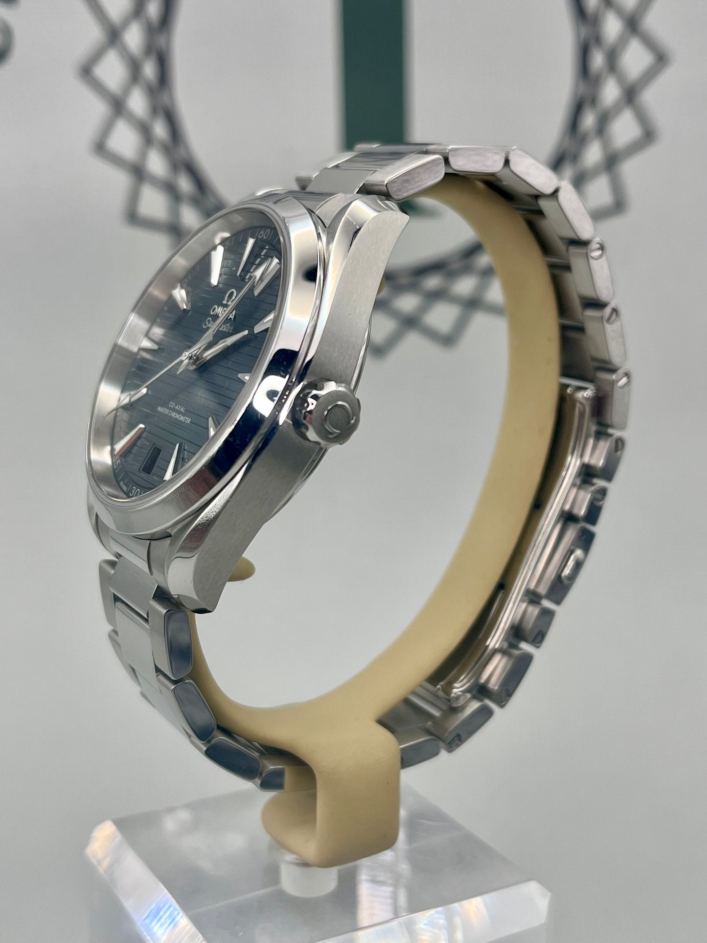 Dec 2022 Omega SeaMaster AquaTerra Green 41mm 220.10.41.21.10.001 Auto