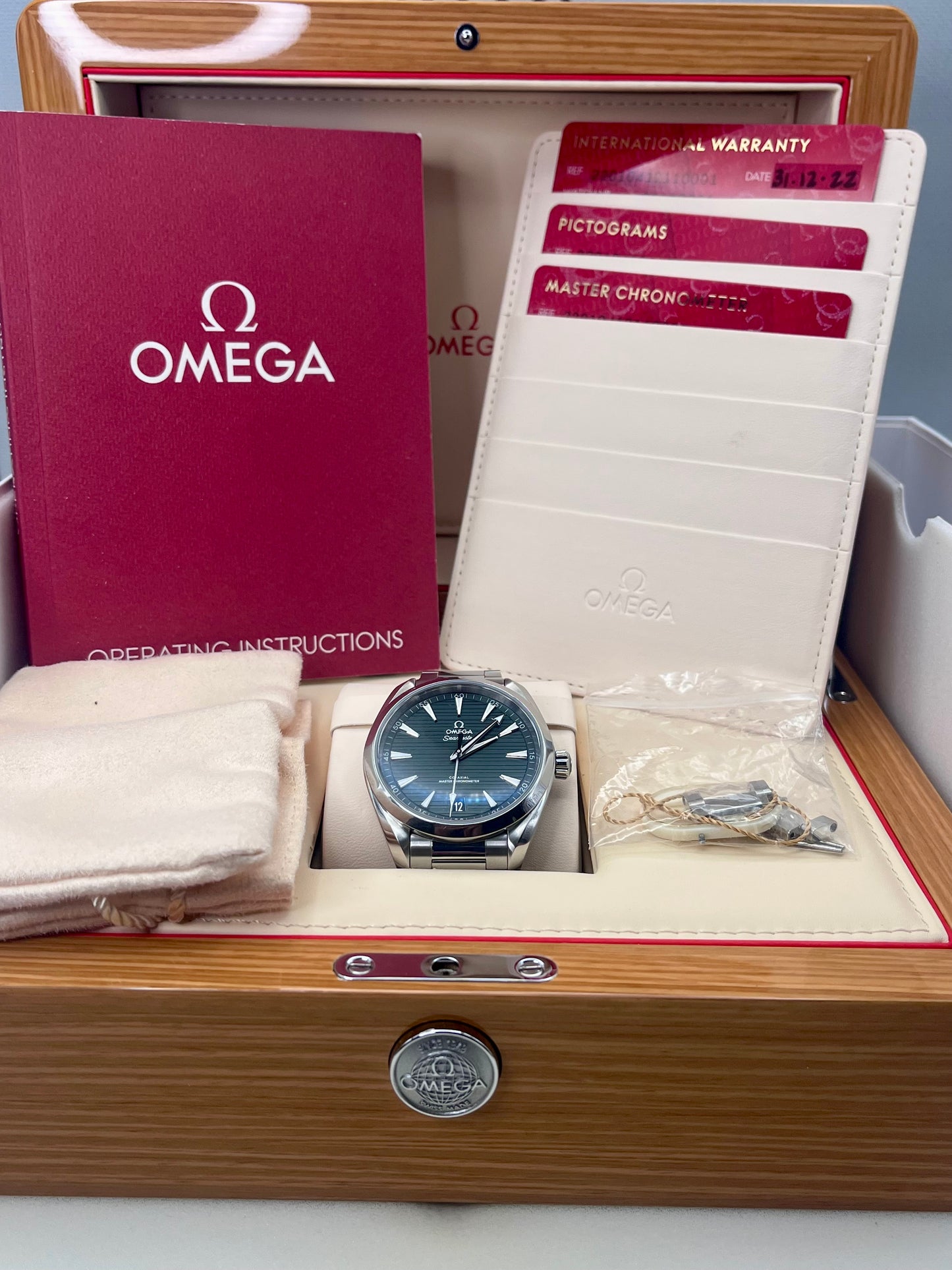 Dec 2022 Omega SeaMaster AquaTerra Green 41mm 220.10.41.21.10.001 Auto