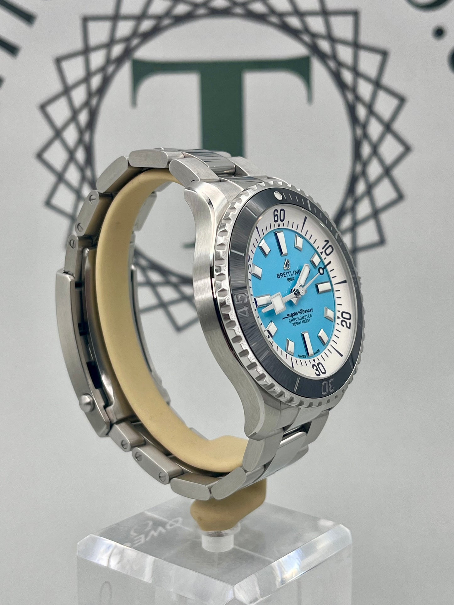 Breitling Superocean Automatic 44mm Turquoise A17376 Full Set