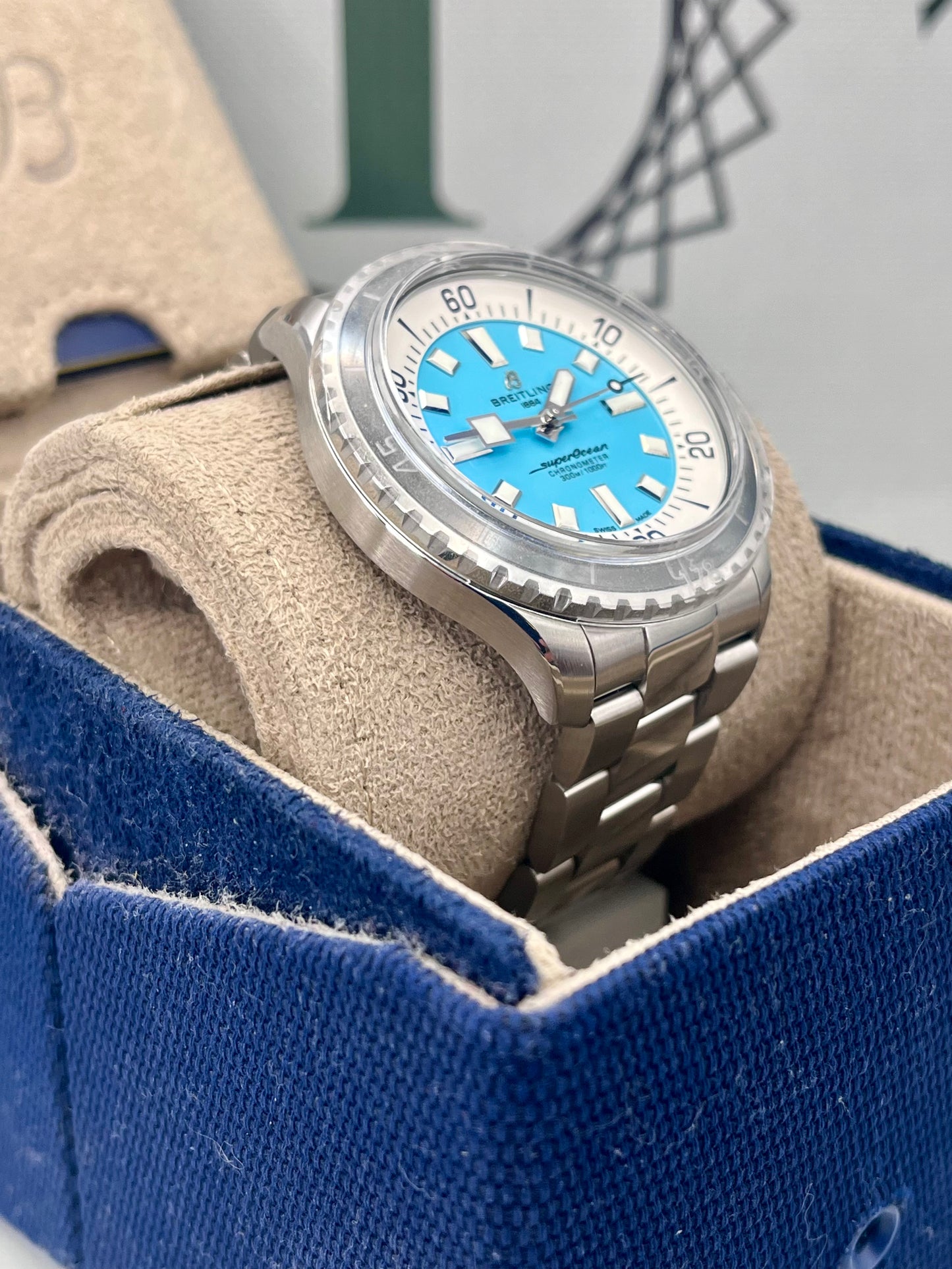 Breitling Superocean Automatic 44mm Turquoise A17376 Full Set