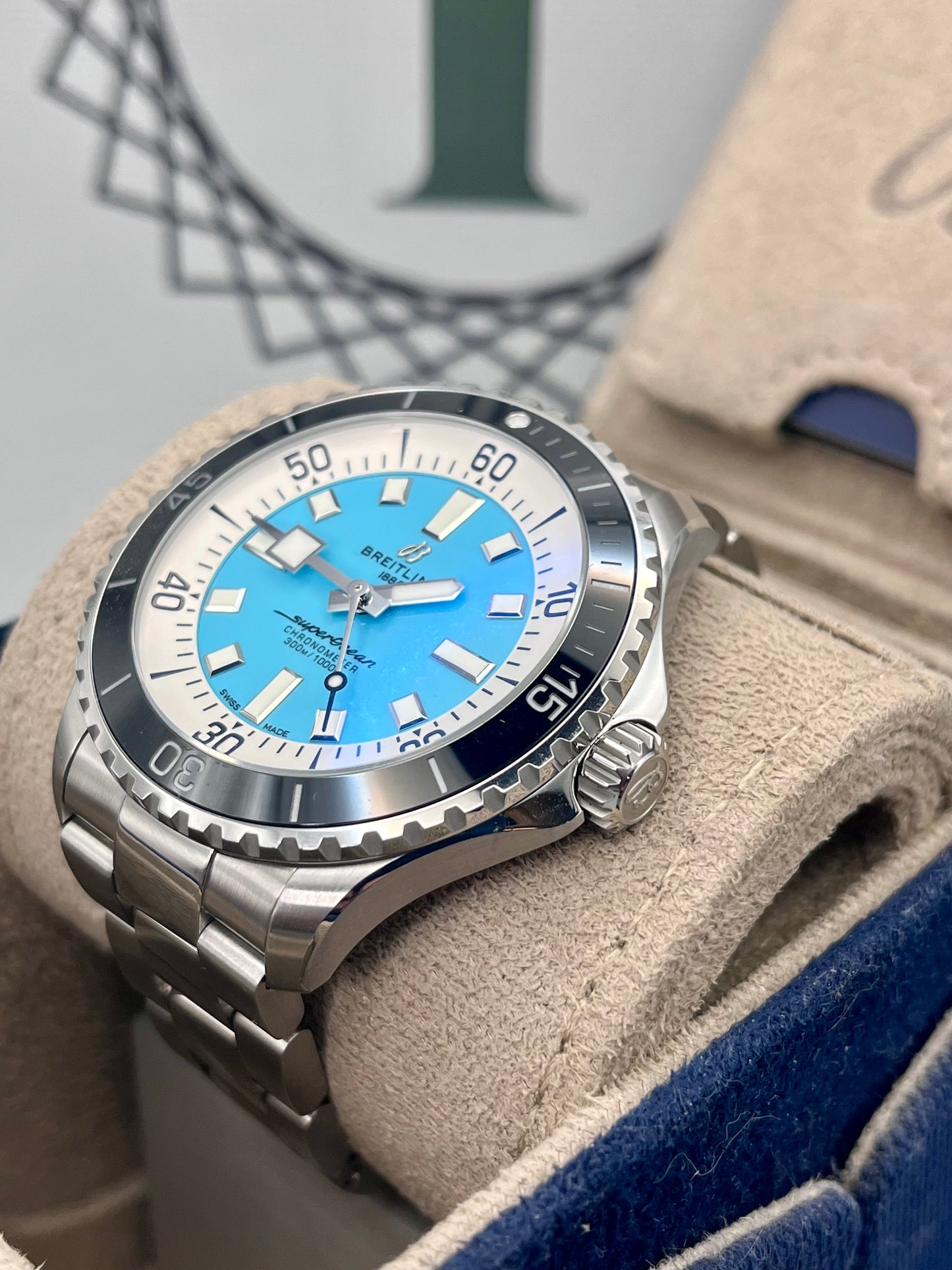 Breitling Superocean Automatic 44mm Turquoise A17376 Full Set