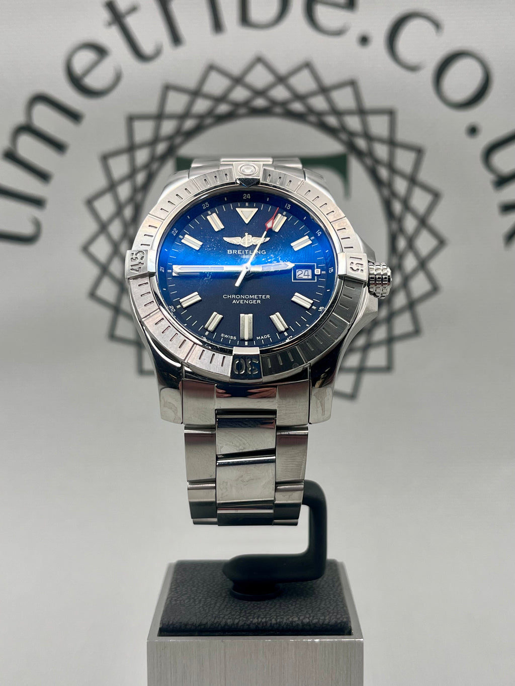 2023 Breitling Avenger Automatic A17318 43mm Full Set