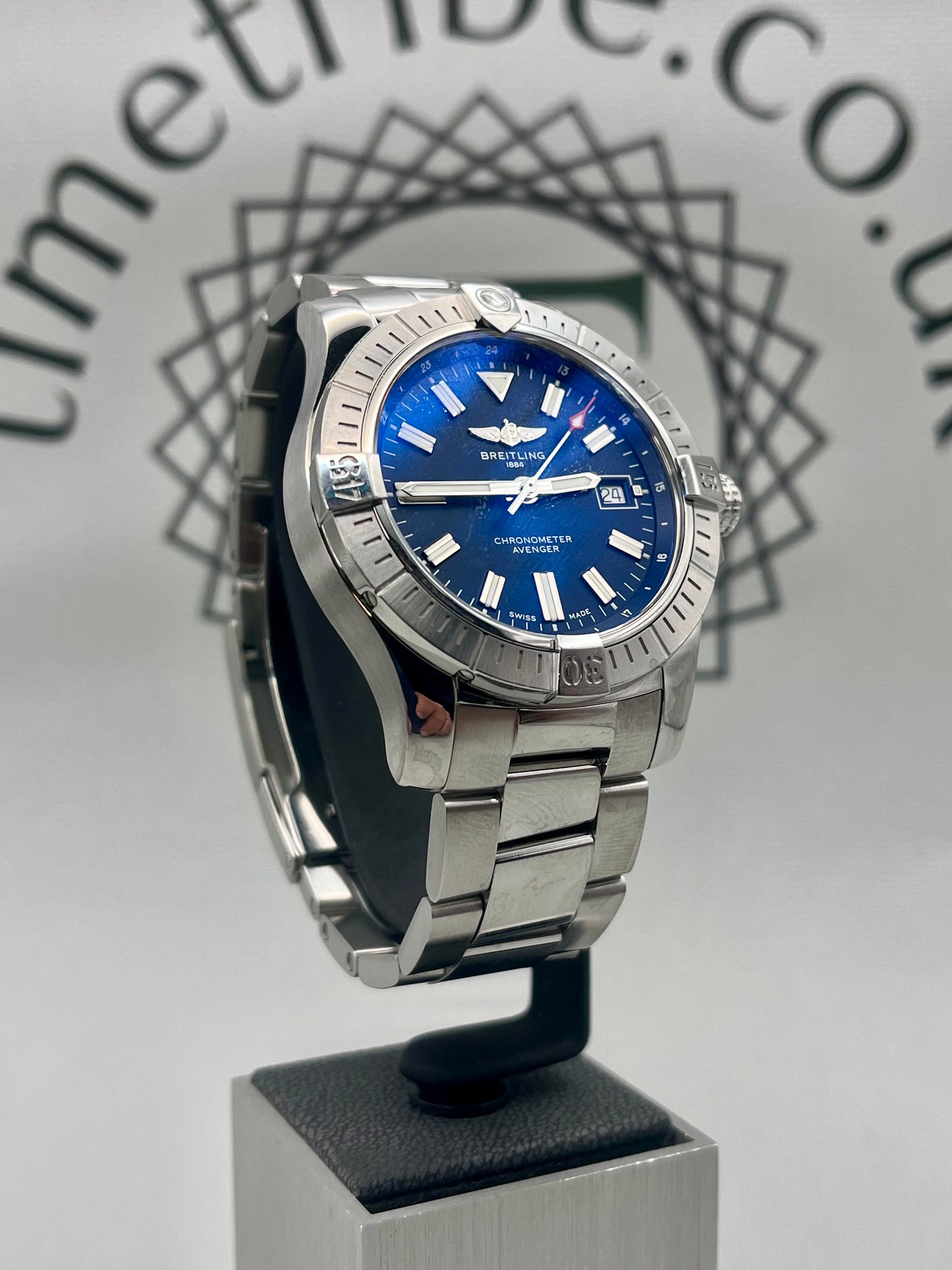 2023 Breitling Avenger Automatic A17318 43mm Full Set