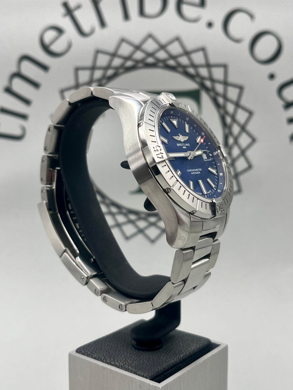 2023 Breitling Avenger Automatic A17318 43mm Full Set